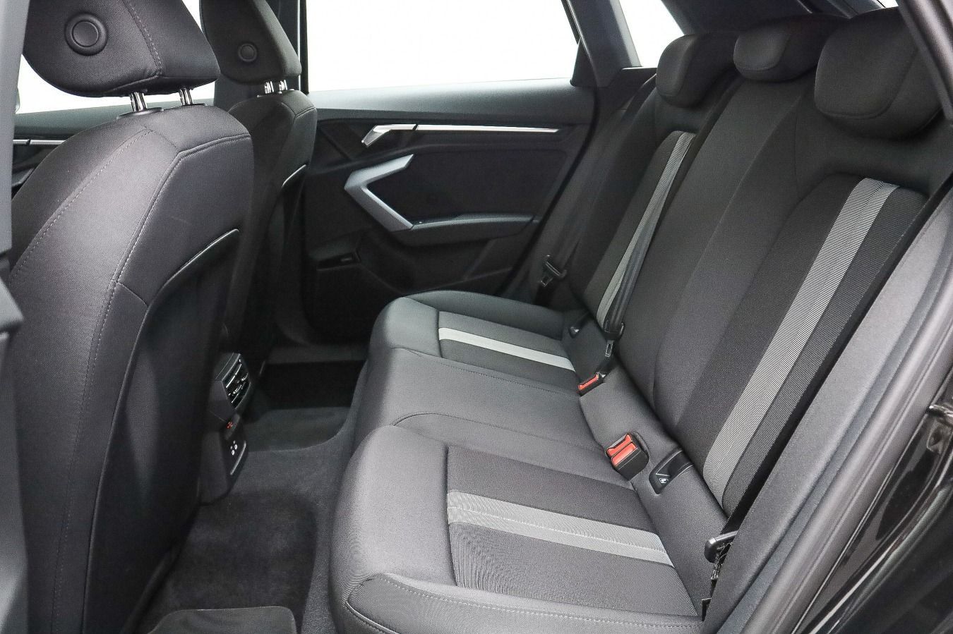 Audi A3 Sportback 35 TDI advanced - Samsaru's Car Outlet