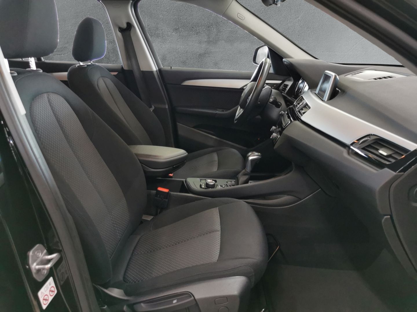 BMW X1 xDRIVE 25e ADVANTAGE - Samsaru's Car Outlet