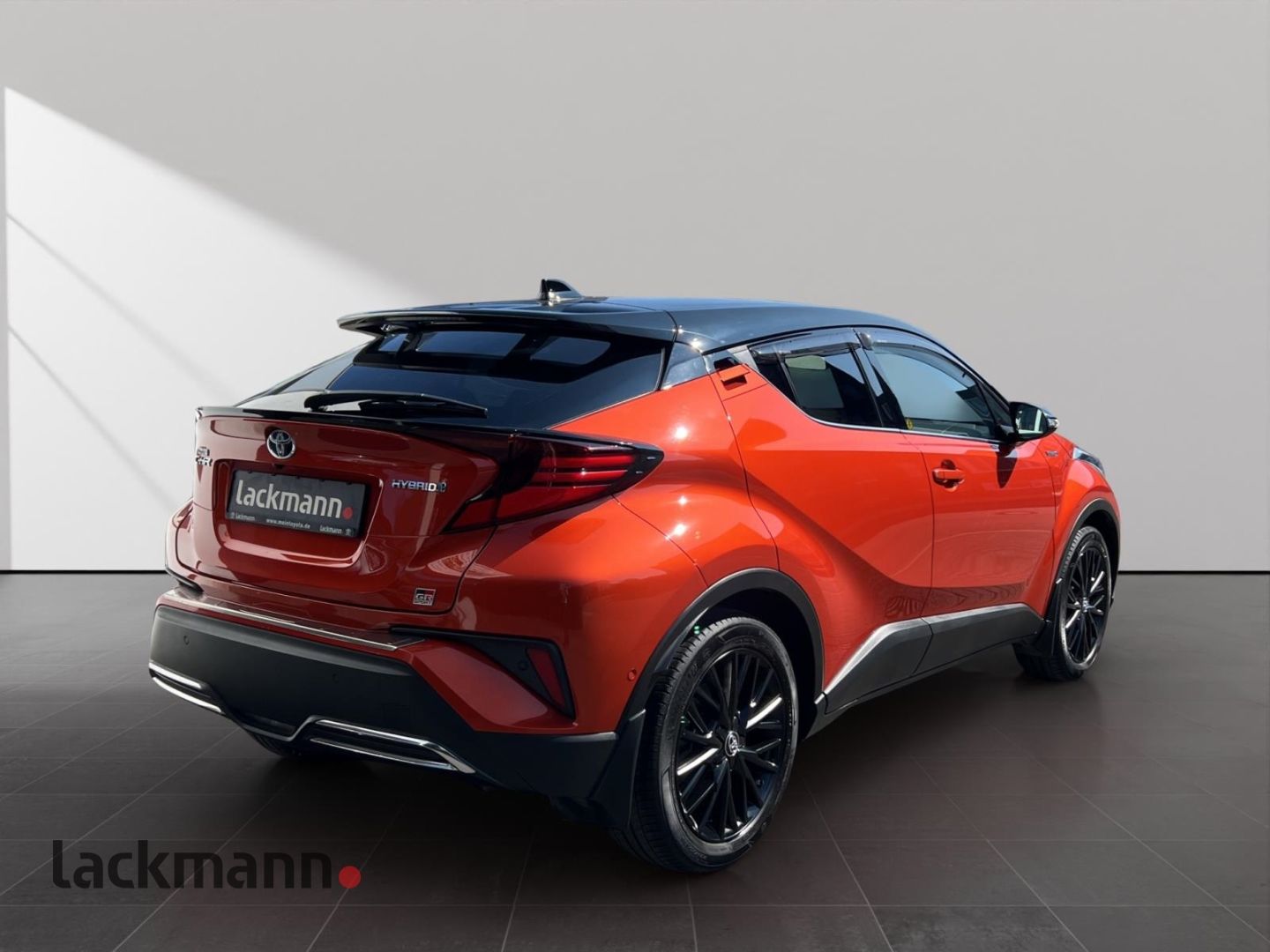 Toyota C-HR 2.0 Hybrid Orange Edition - Samsaru's Car Outlet