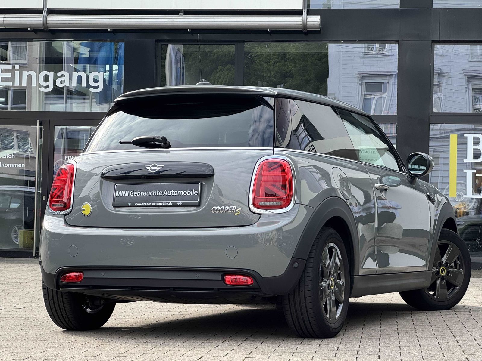 MINI Cooper SE - Samsaru's Car Outlet