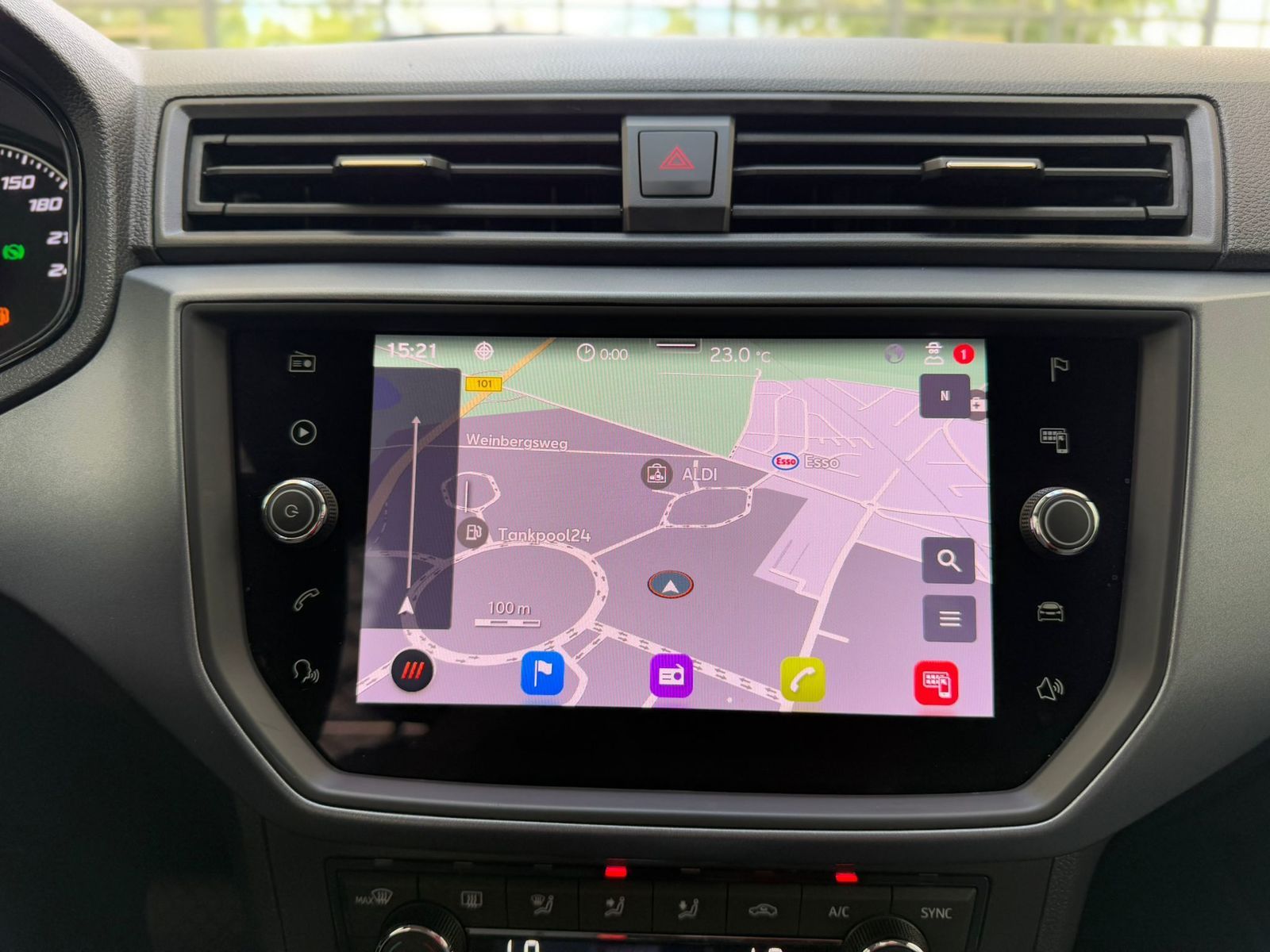 Seat Arona 1.0 TSI Style - Samsaru's Car Outlet