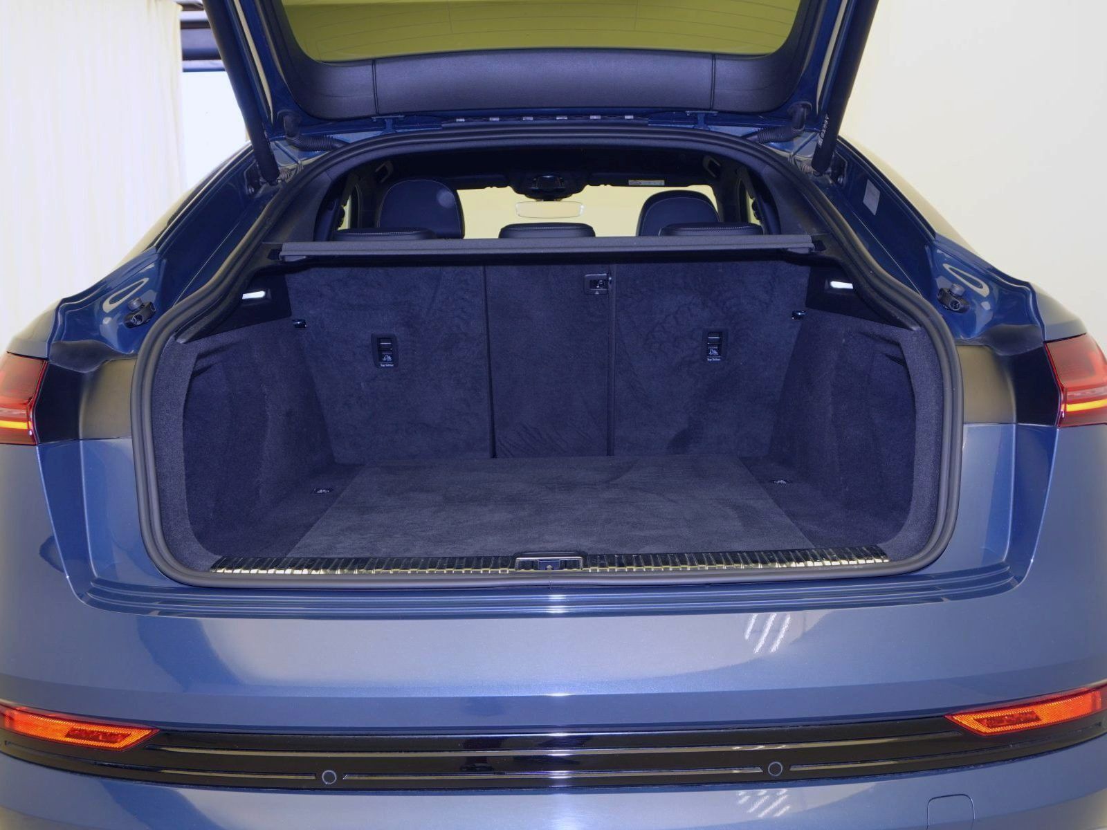Audi e-tron Sportback 50 qu*S-LINE*MATRIX*HUD*AHK*NAV
