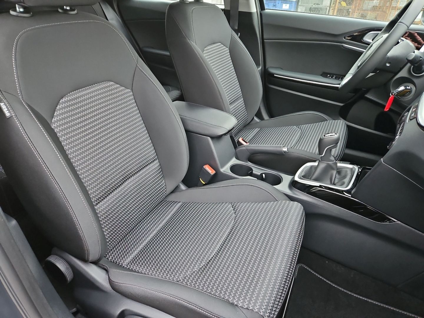 Kia Ceed Lim 1.0T Vision Komfort - Samsaru's Car Outlet