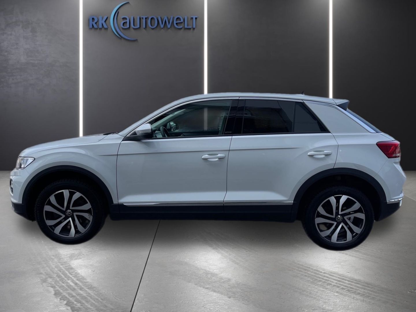 Volkswagen T-Roc Active 2.0 TDI DSG - Samsaru's Car Outlet