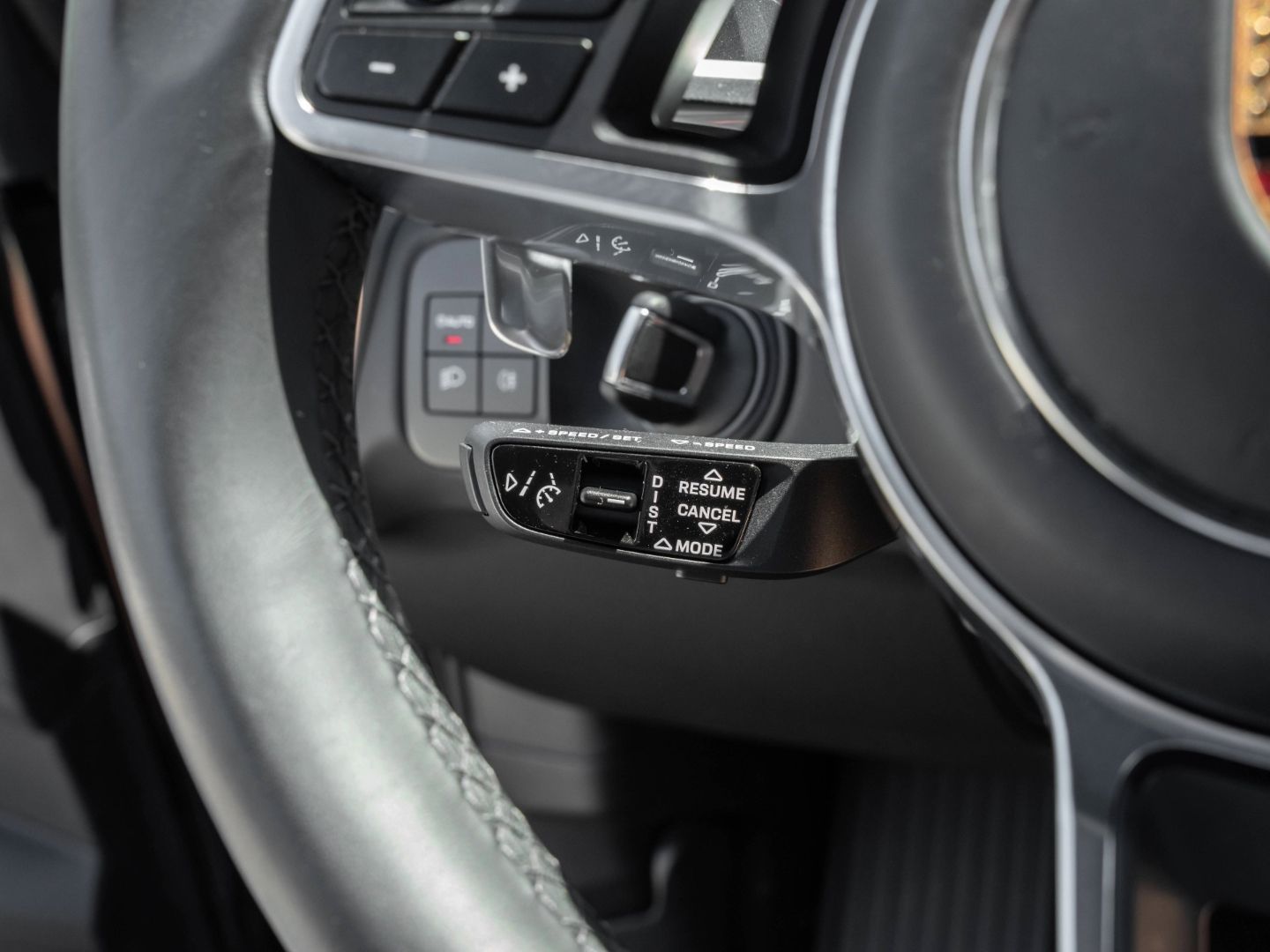 Porsche Cayenne S Platinum Edition 14 Wege Sitze Pano