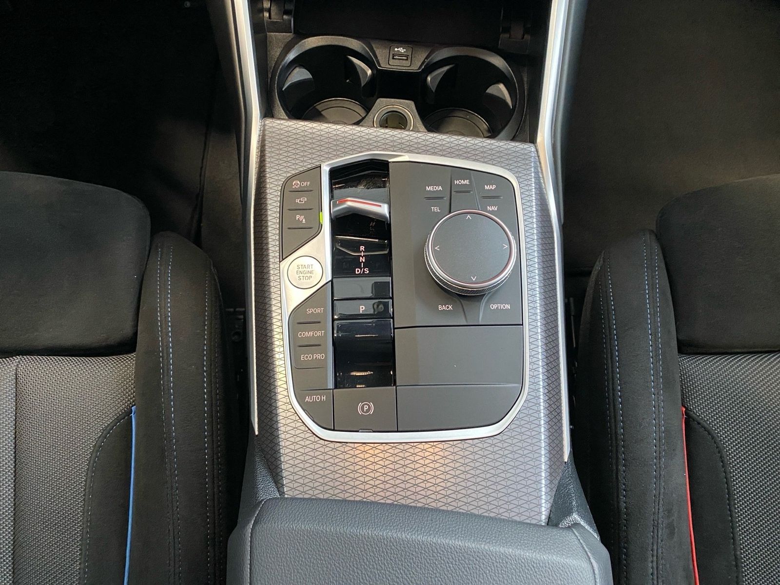 BMW 320d xDrive Touring M Sport HUD DA Pro AHK PA+