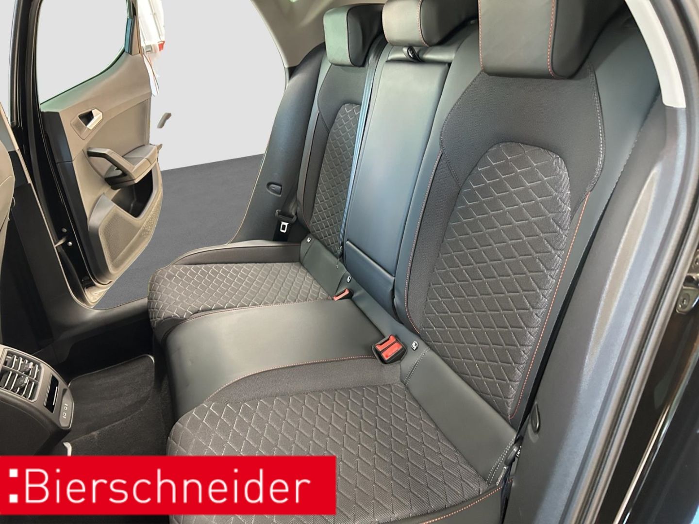 Seat Leon 1.5 eTSI DSG FR AHK CAM SHZ NAVI ACC