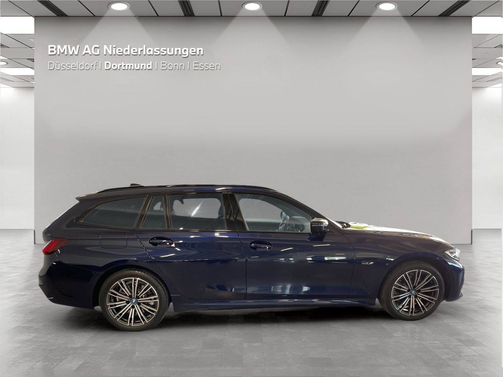 BMW 320e xDrive Touring M Sport - Samsaru's Car Outlet