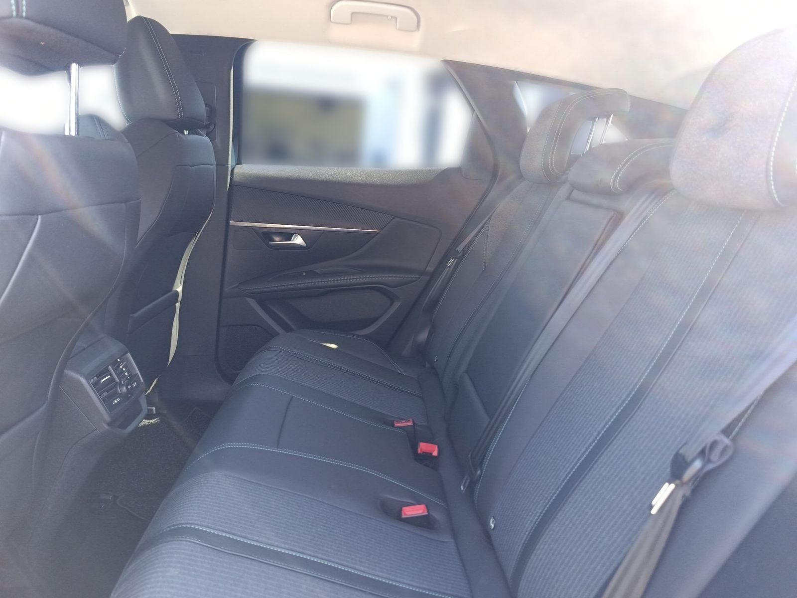 Peugeot 3008 Hybrid 225 (Plug-In) e-EAT8 Allure Navi