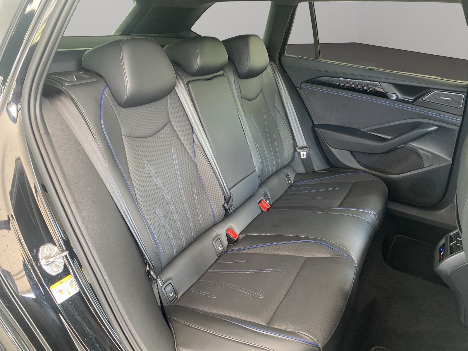 Volkswagen Passat Variant R-Line 2.0 TDI DSG 4Motion 360