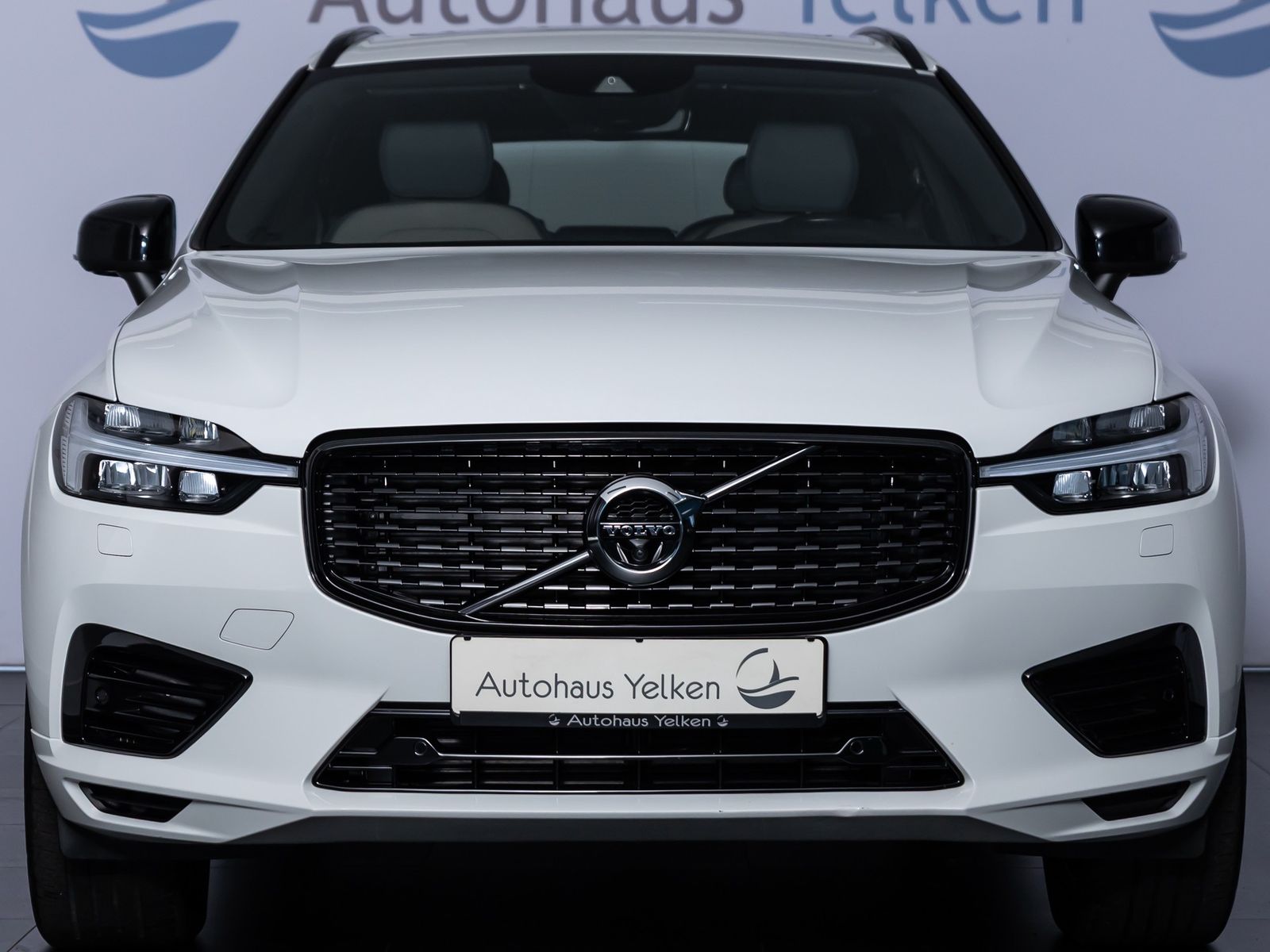 Volvo XC60 R Design Recharge *LED*STDHZ*AHK*360°