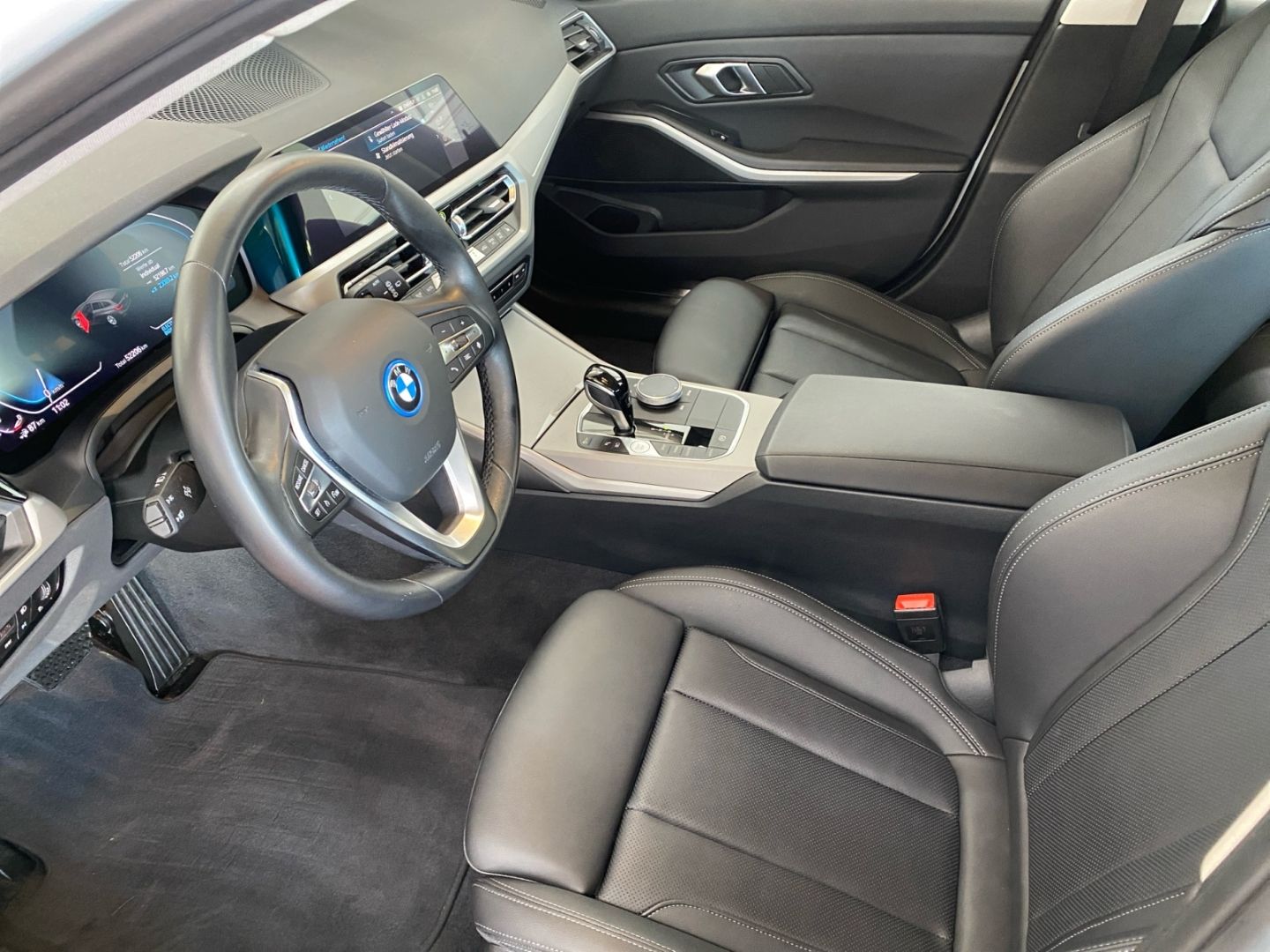 BMW 320 e Touring Advantage - Samsaru's Car Outlet