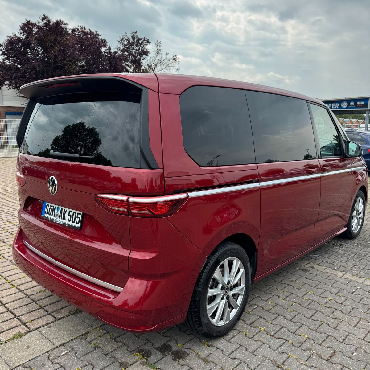 Volkswagen T7 Multivan 2.0 TDI - Samsaru's Car Outlet