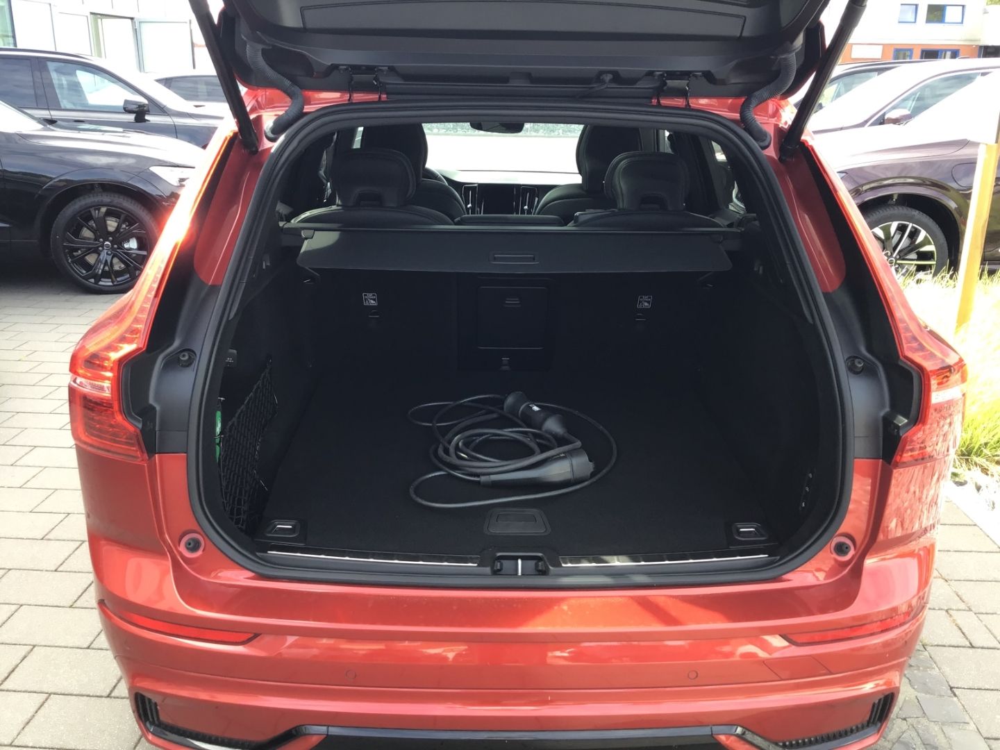 Volvo XC60 T8 Ultimate Dark AWD Stdhzg. AHK 360° Cam