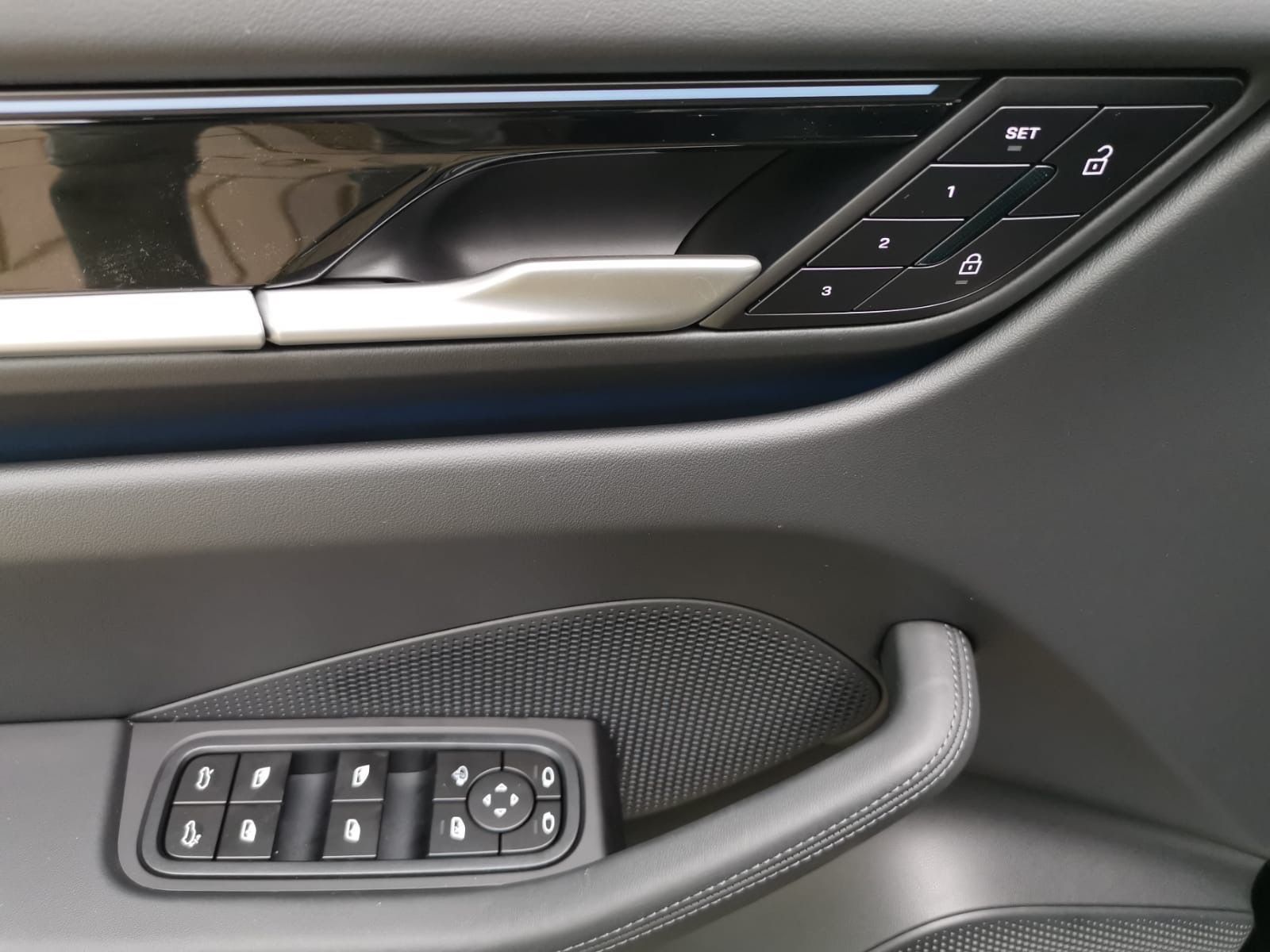 Porsche Macan - Samsaru's Car Outlet