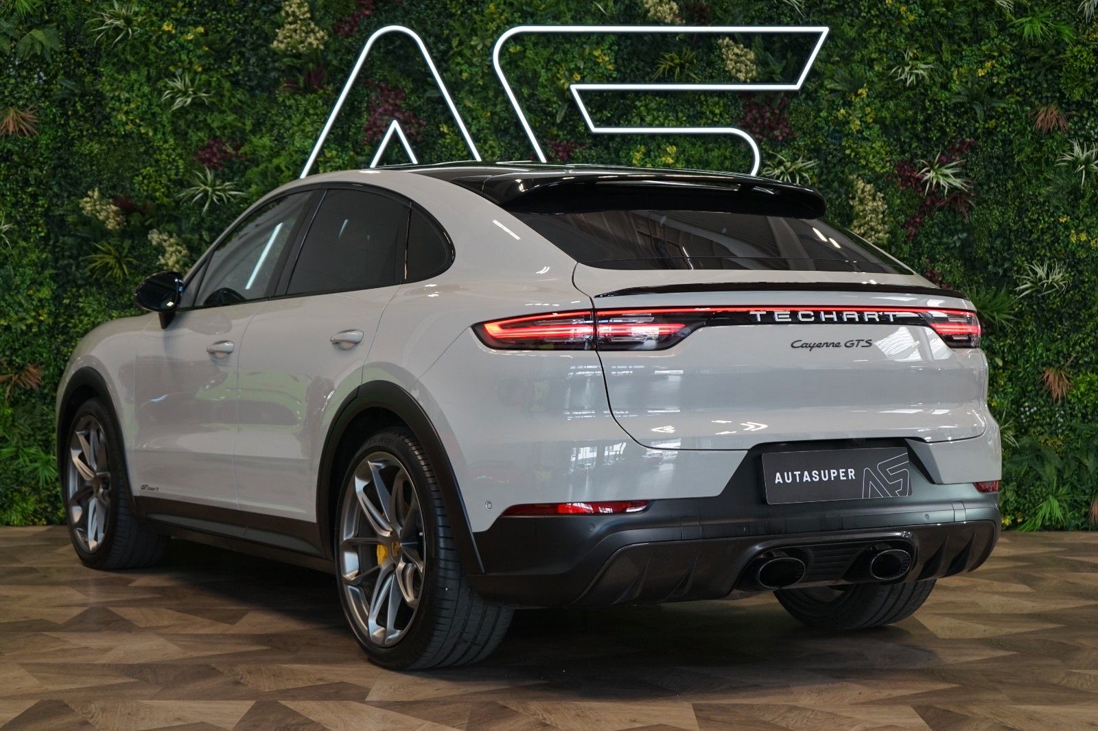 Porsche GTS*TECHART*GT STREET R*PCCB*PASM*109.174€ NETTO