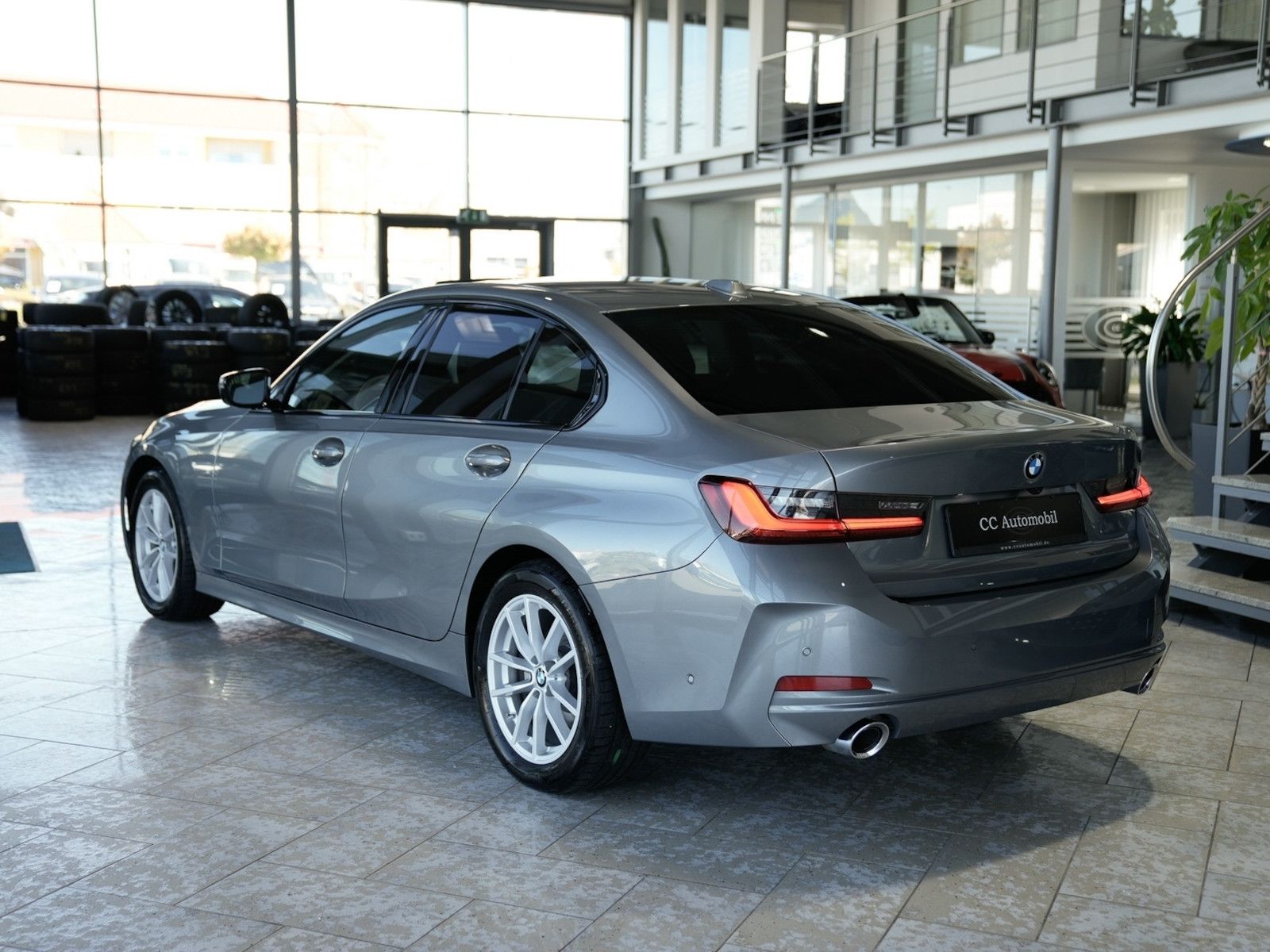 BMW 320d xDrive Memory Glasdach 360K Head-Up