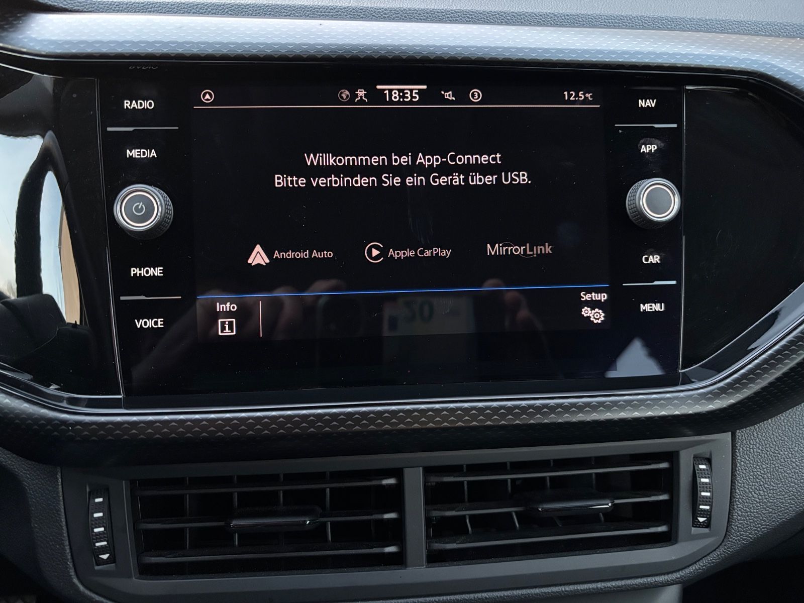 Volkswagen T-Cross Life - Samsaru's Car Outlet