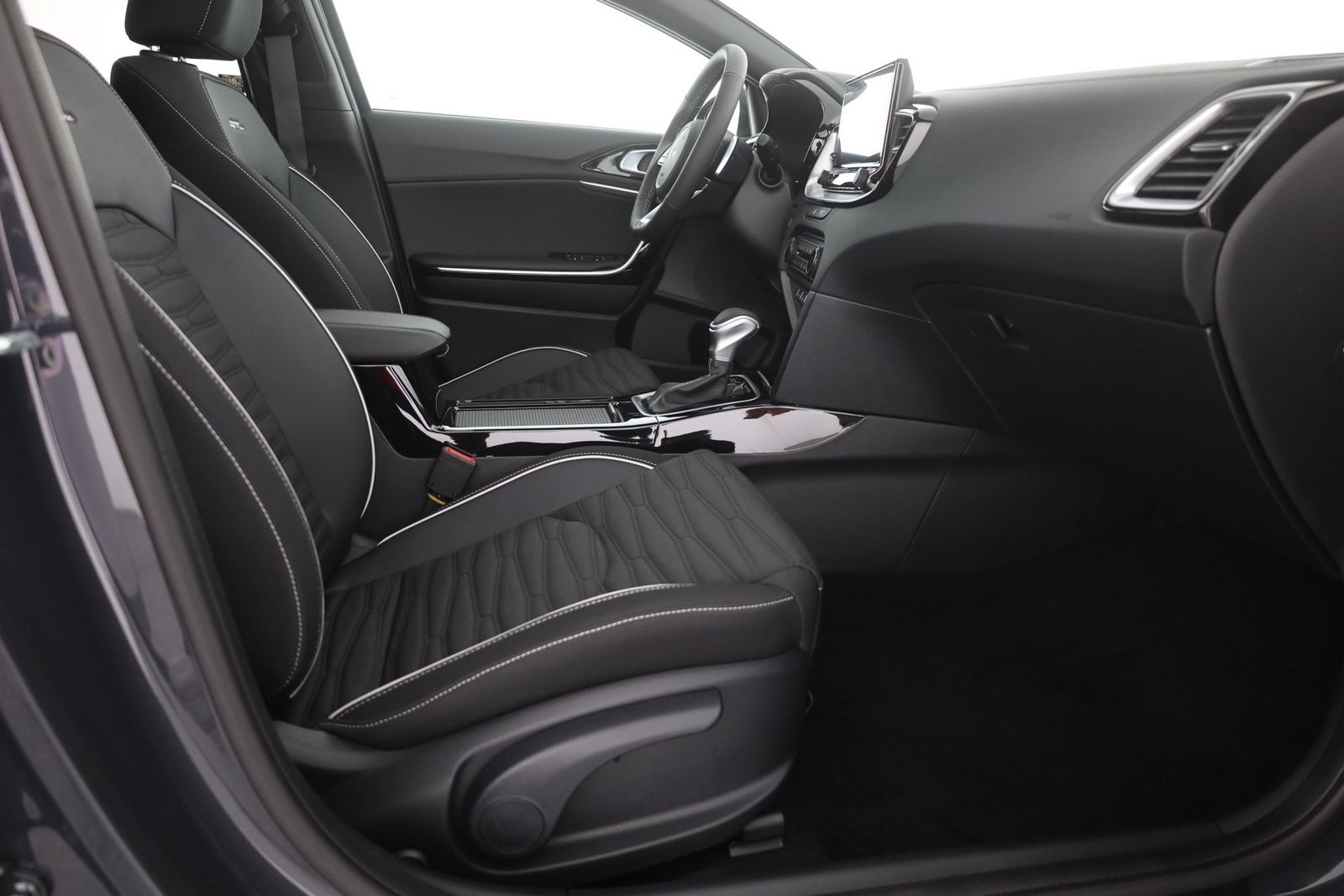 Kia ProCeed 1.5 T-GDI Aut. - Samsaru's Car Outlet