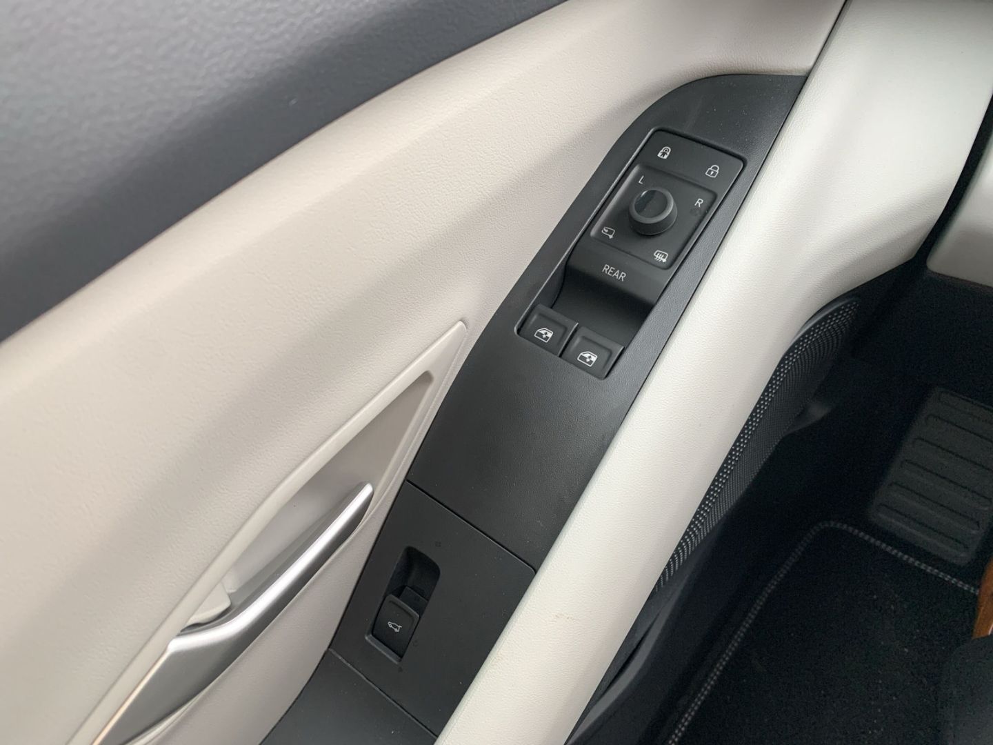 Ford Explorer RWD Extended Range 77 kwh HUD AHK Navi