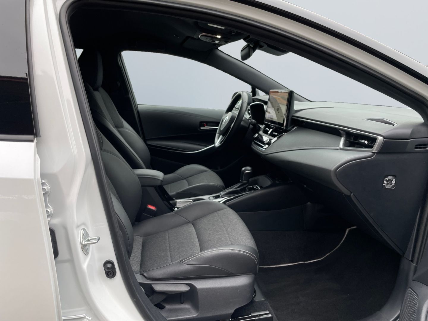 Toyota Corolla 1,8 Hybrid TS Black&White *Kamera*el Hec
