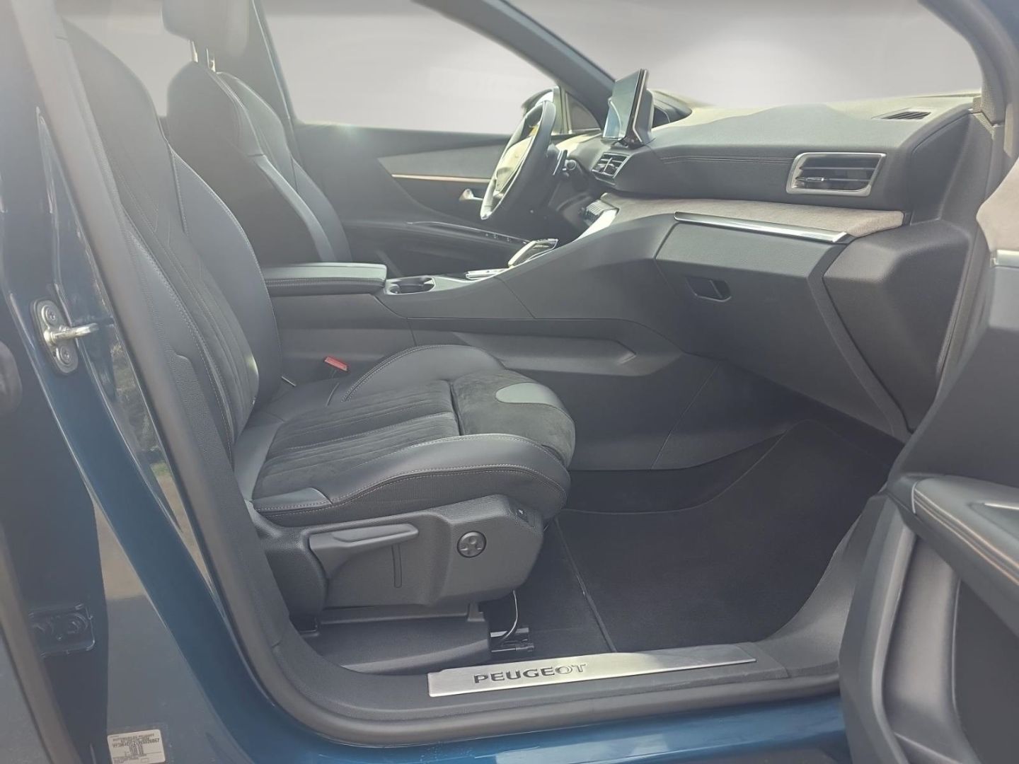 Peugeot 3008 Hybrid 225 GT AHK-abnehmbar Navi Digitales