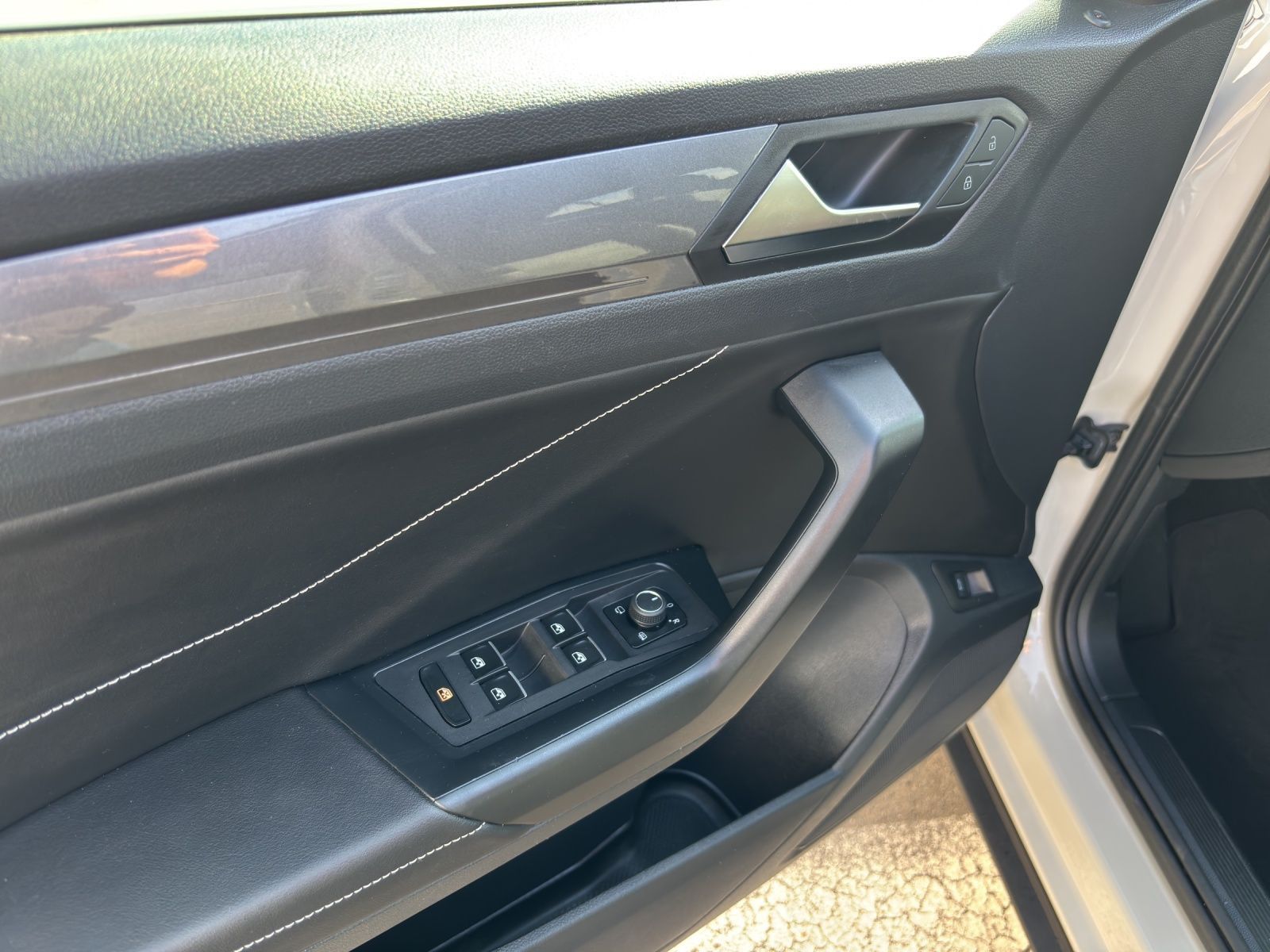 Volkswagen T-Roc Style 1.5 TSI DSG - Samsaru's Car Outlet