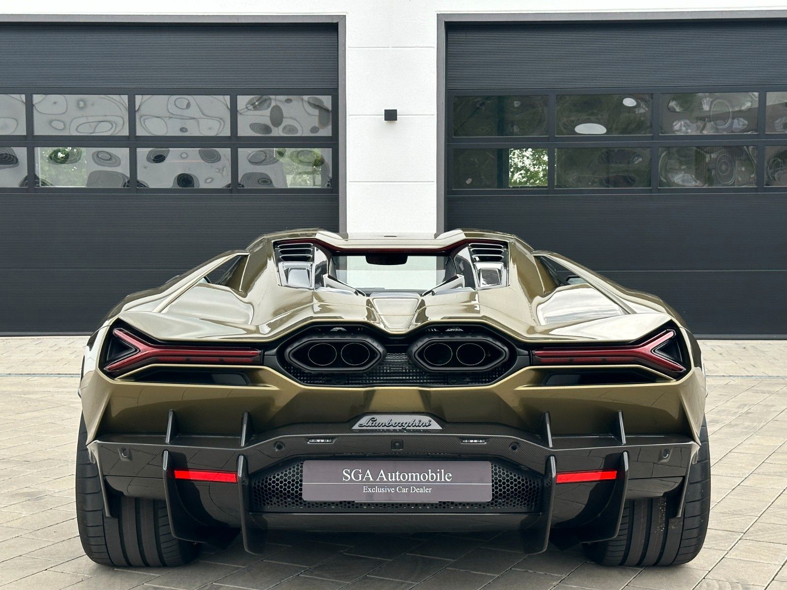 Lamborghini REVUELTO - Samsaru's Car Outlet