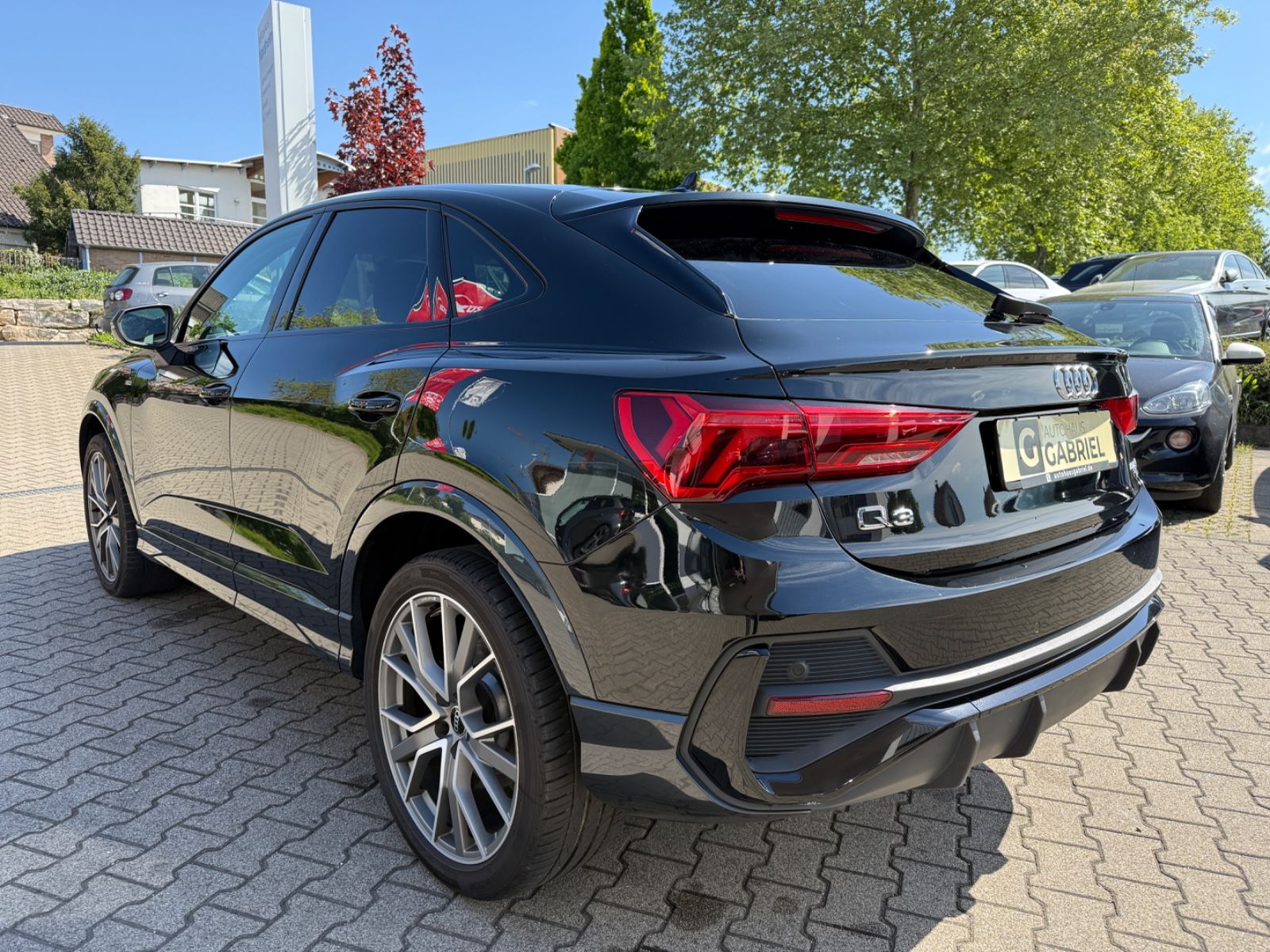 Audi Q3 Sportback 40 TDI quattro S line - Samsaru's Car Outlet