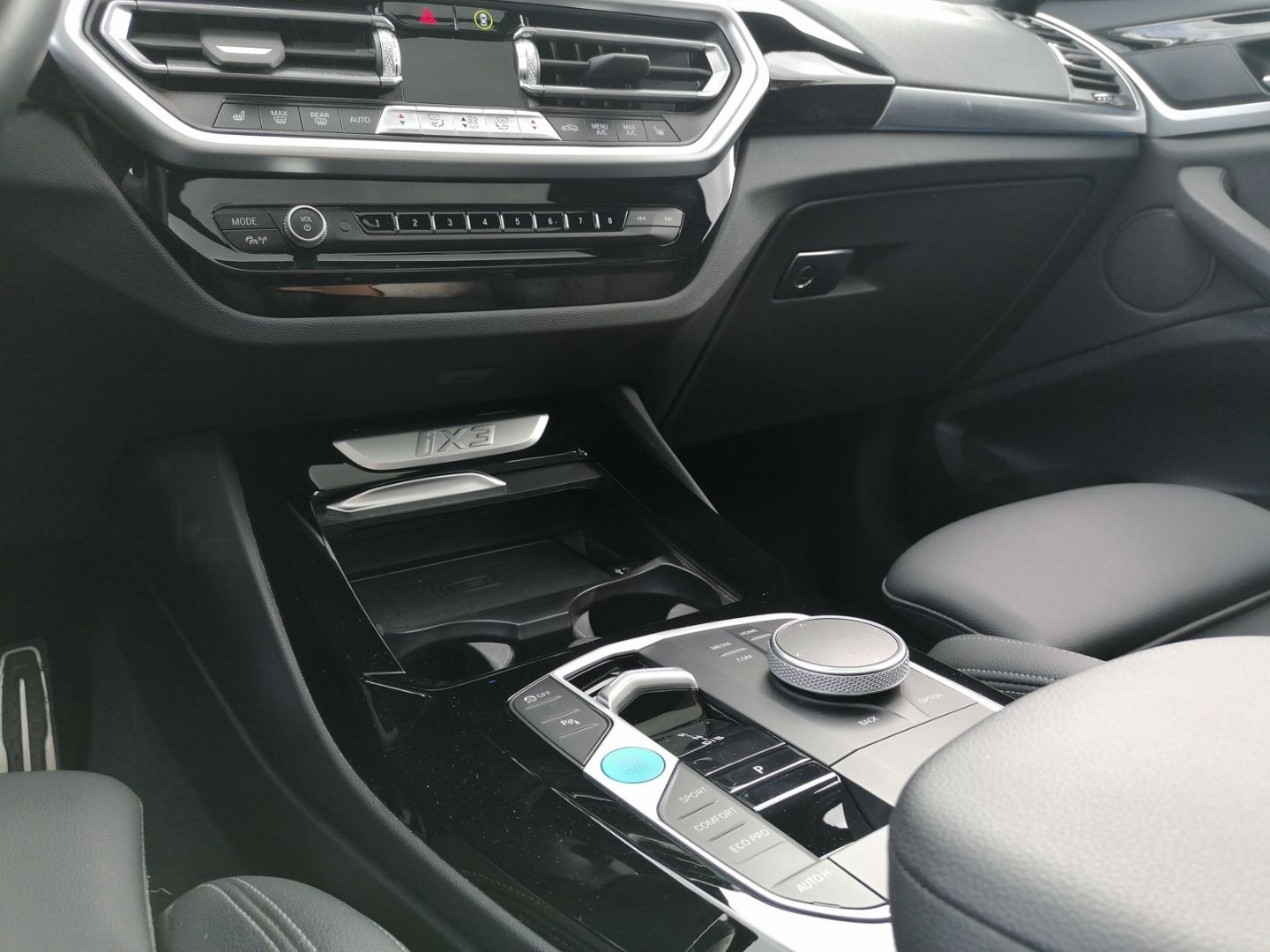 BMW iX3 Inspiring M SPORT AHK Alarm SHZ Park Assiste