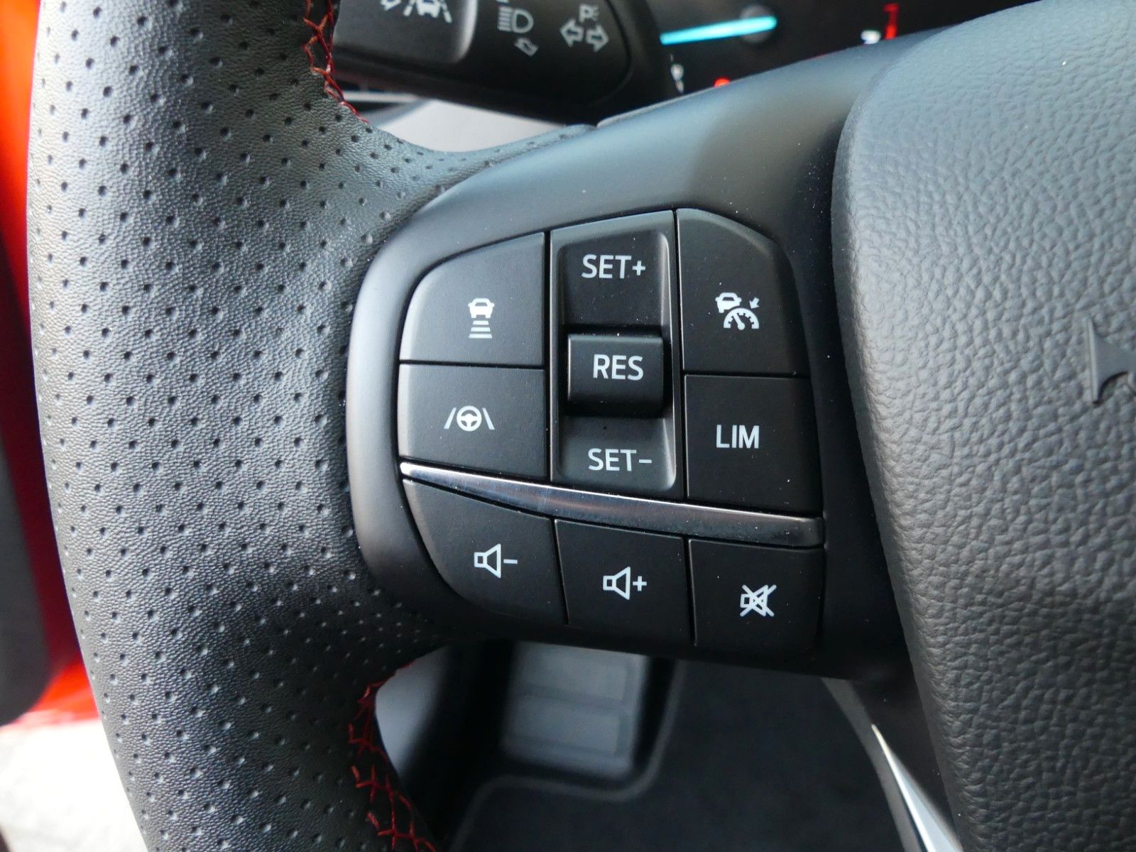 Ford Focus Turnier ST-Line*ACC*Race-Rot*