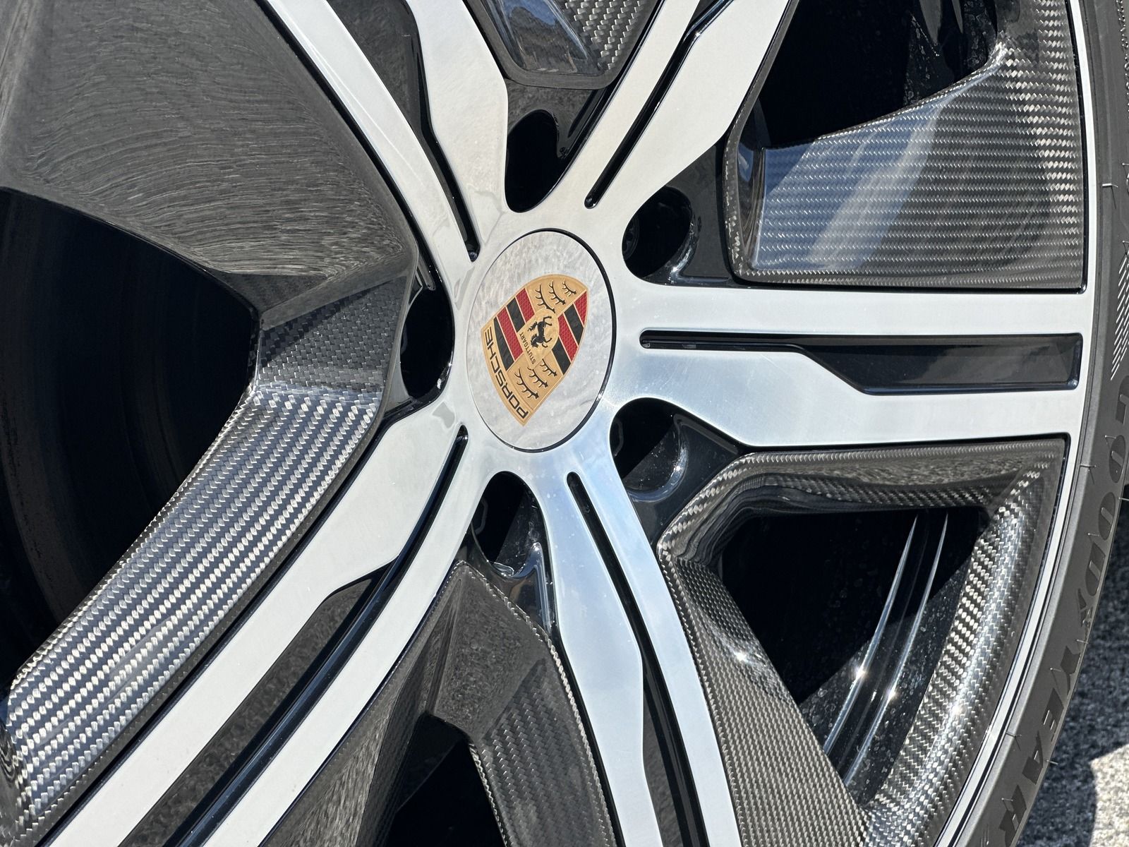 Porsche Macan 4 Exclusive - Samsaru's Car Outlet
