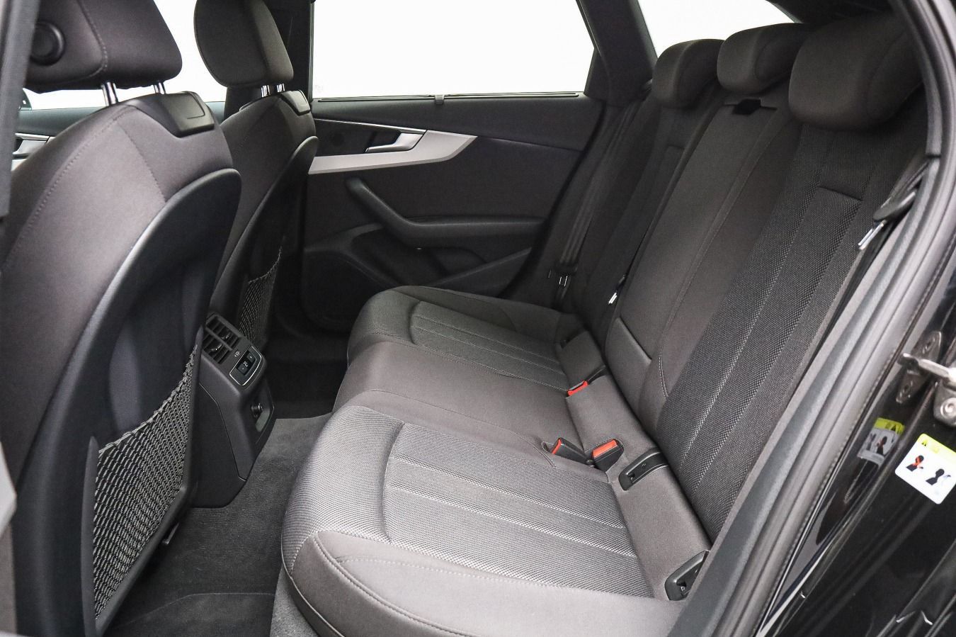 Audi A4 Avant Advanced 45 TFSI qu. - Samsaru's Car Outlet