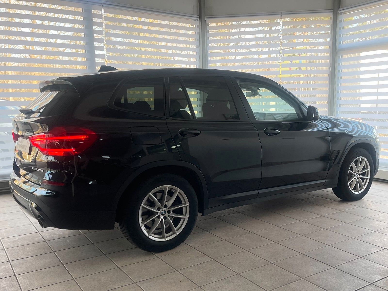 BMW X3 xDrive 30d Sport - Samsaru's Car Outlet