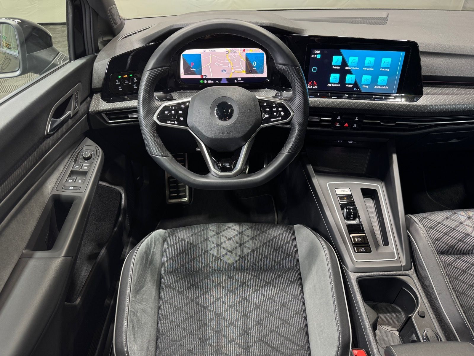 Volkswagen Golf R-Line 1.5 eTSI DSG - Samsaru's Car Outlet