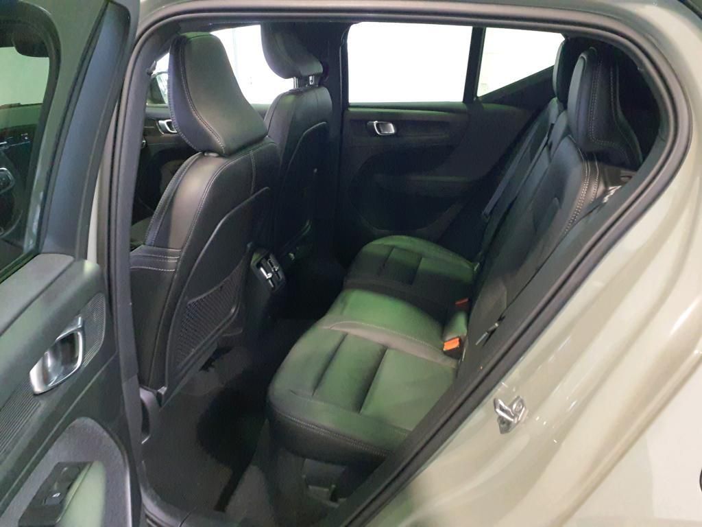 Volvo XC40 RECHARGE R DESIGN - Samsaru's Car Outlet