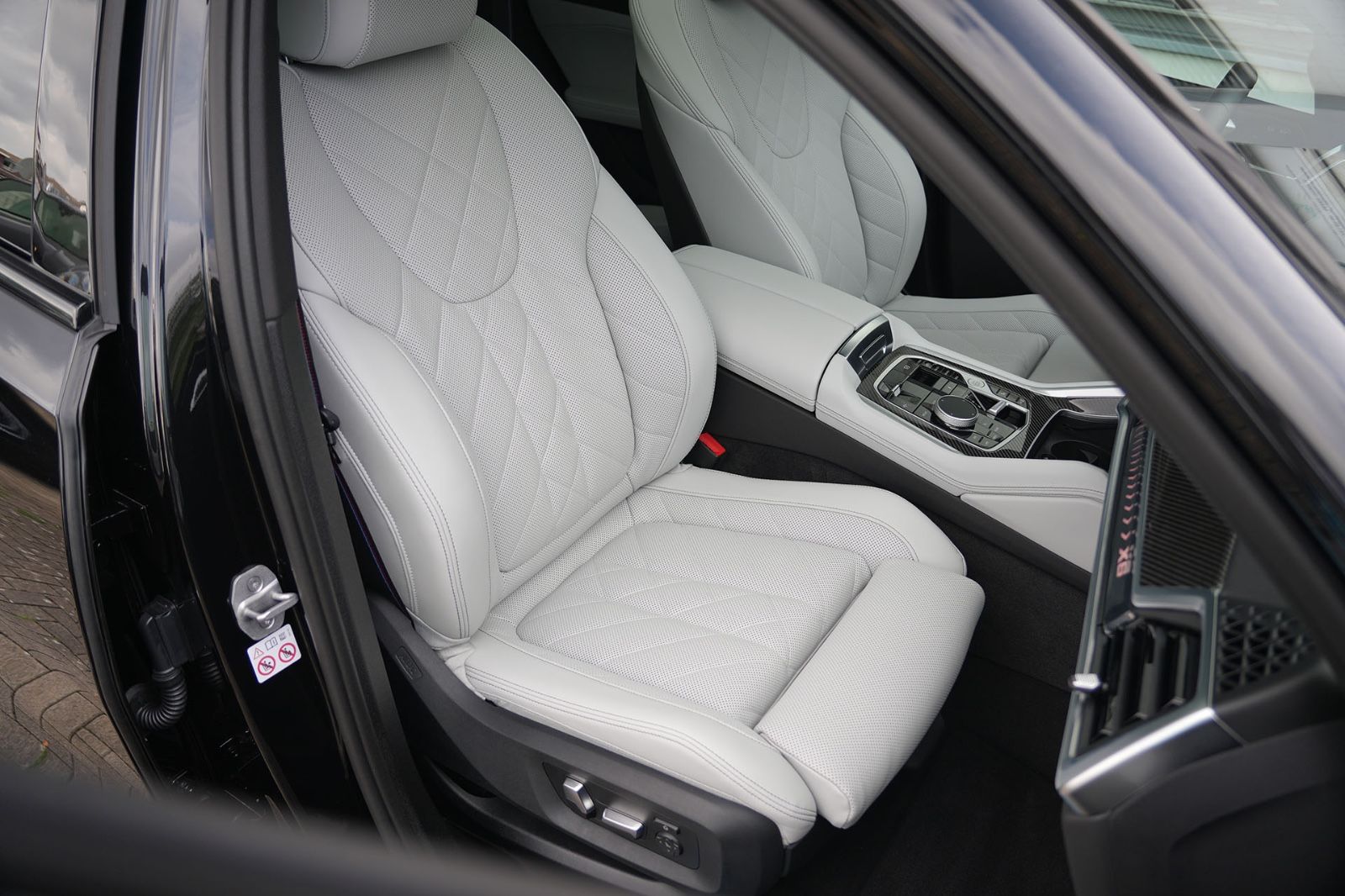 BMW X6 xDrive30d M SPORT PRO - Samsaru's Car Outlet