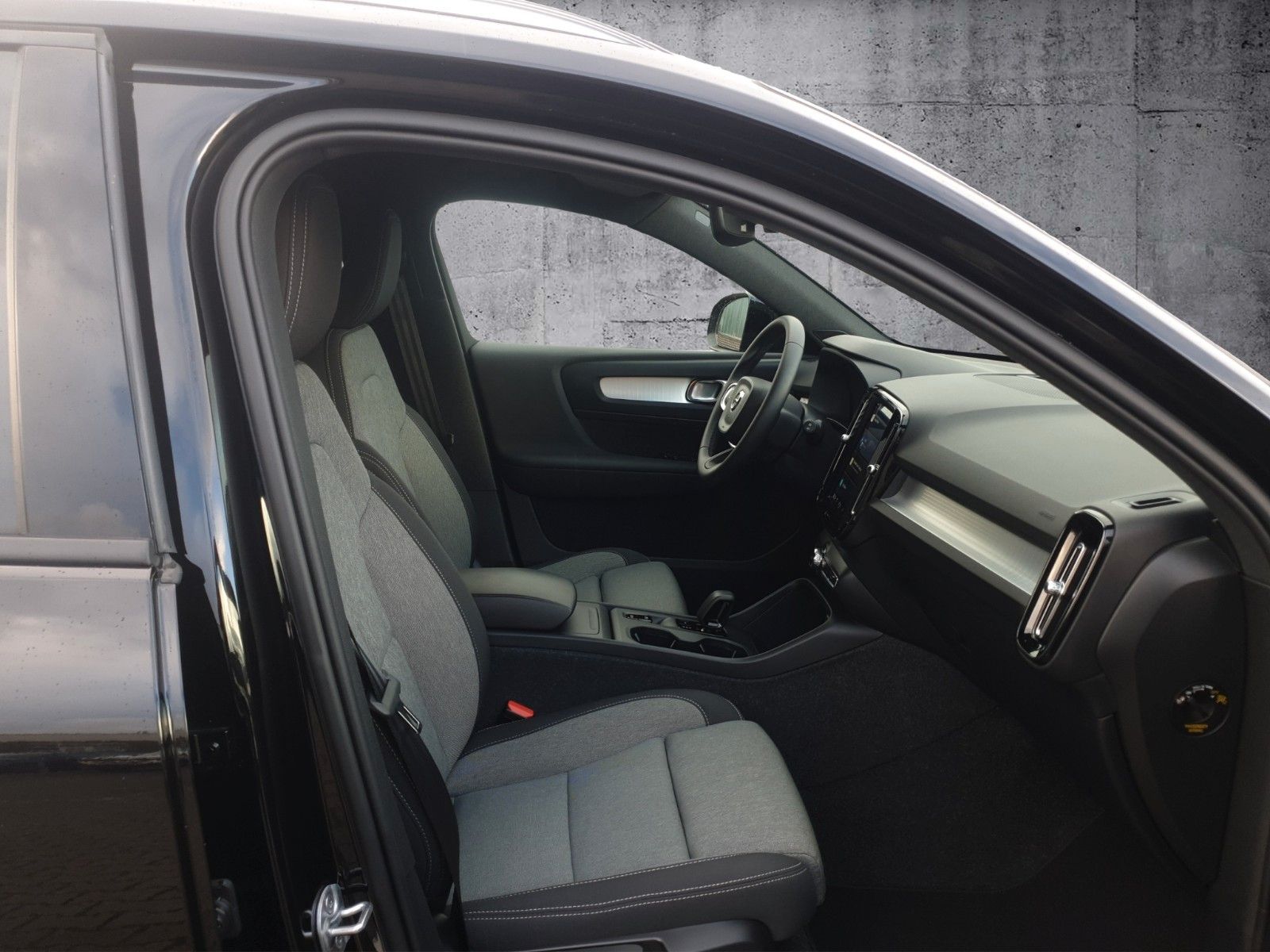 Volvo XC40 Core LED, WiPa, AHK, Alu, Allwetter