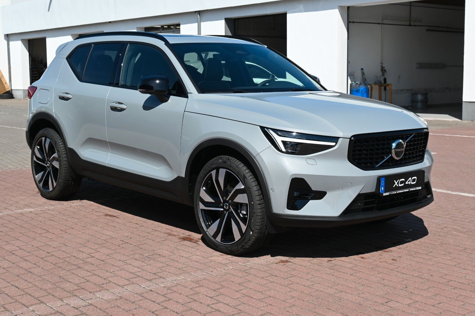 Volvo XC40 B4 DKG Ultra Dark*FSHZG*PANO*360°*ACC*AHK