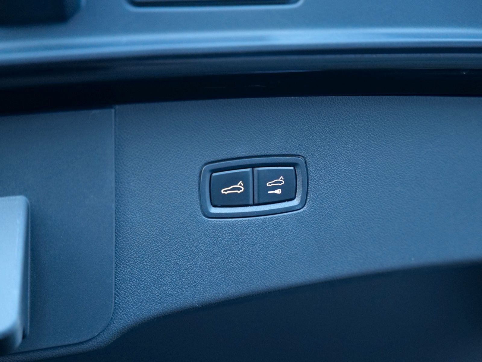 Porsche Cayenne Coupe E-Hybrid Platinum Edi SPORT DESIGN