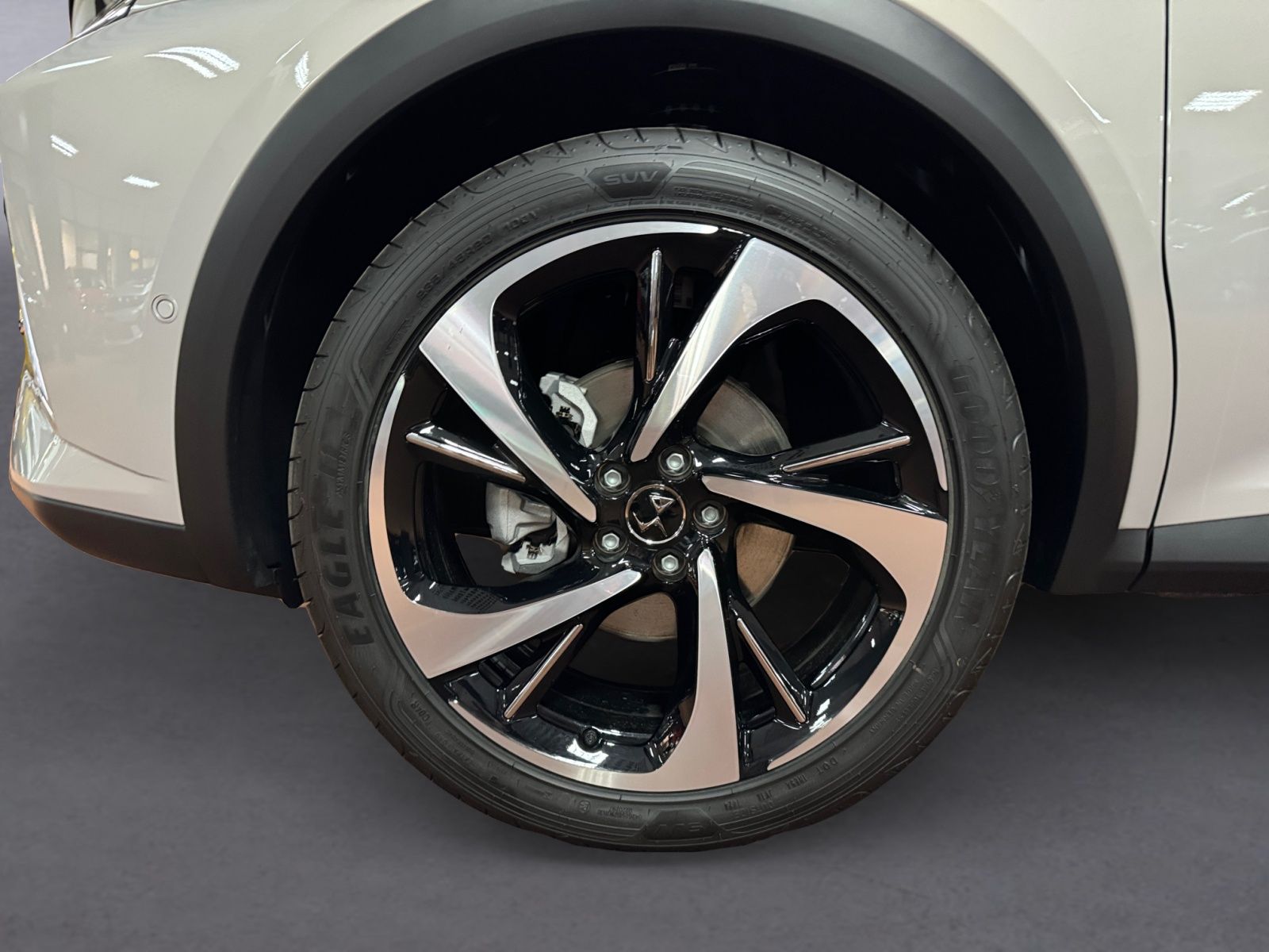 DS Automobiles DS7 1.5 BlueHDi 130 Rivoli Top Ausstattung