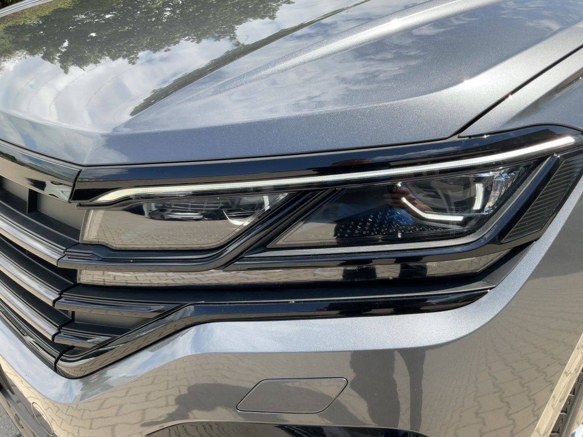 Volkswagen Touareg 3.0 TDI 4M R-LINE - Samsaru's Car Outlet