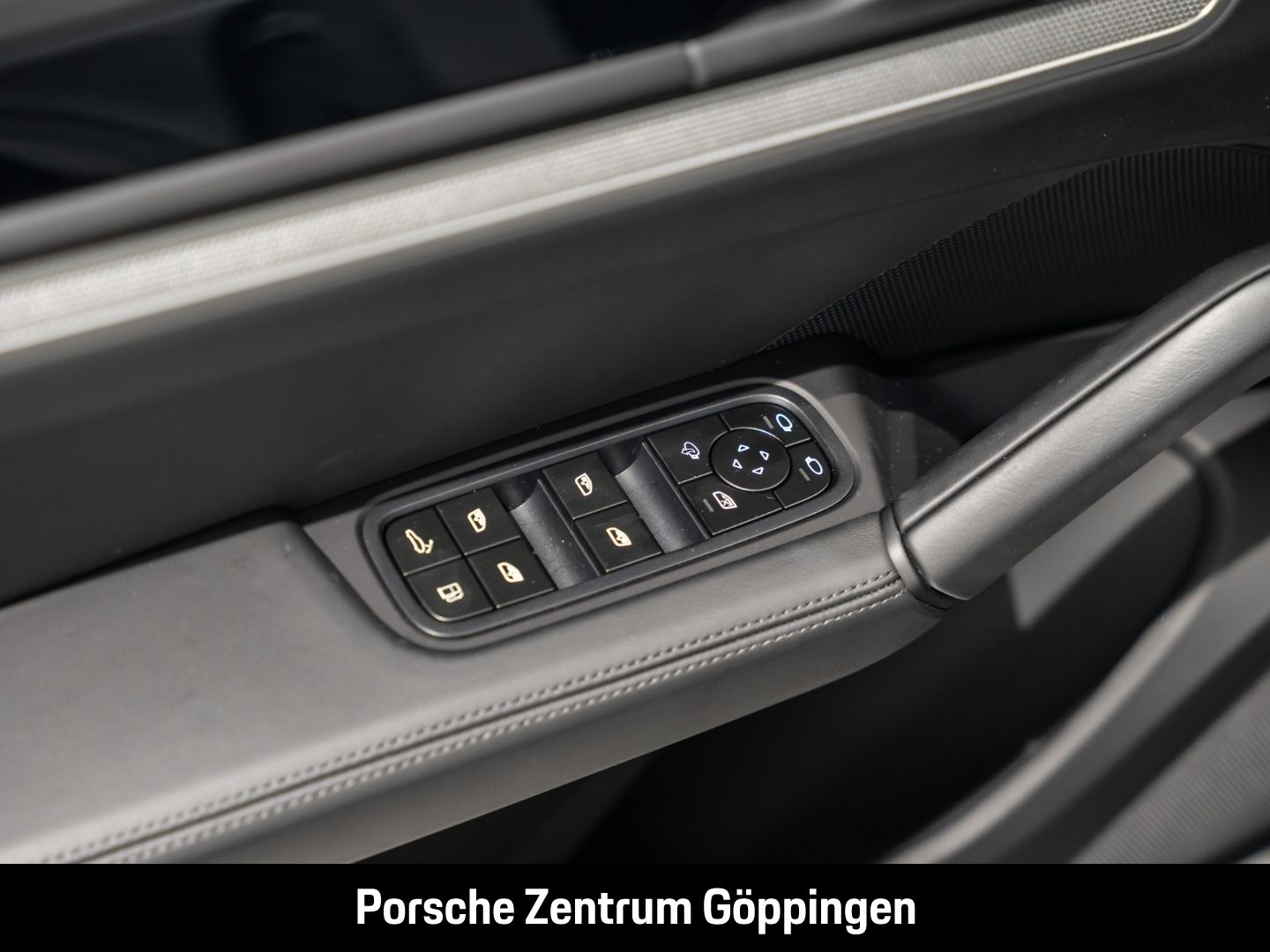 Porsche Cayenne E-Hybrid Coupe BOSE Luftfederung LED