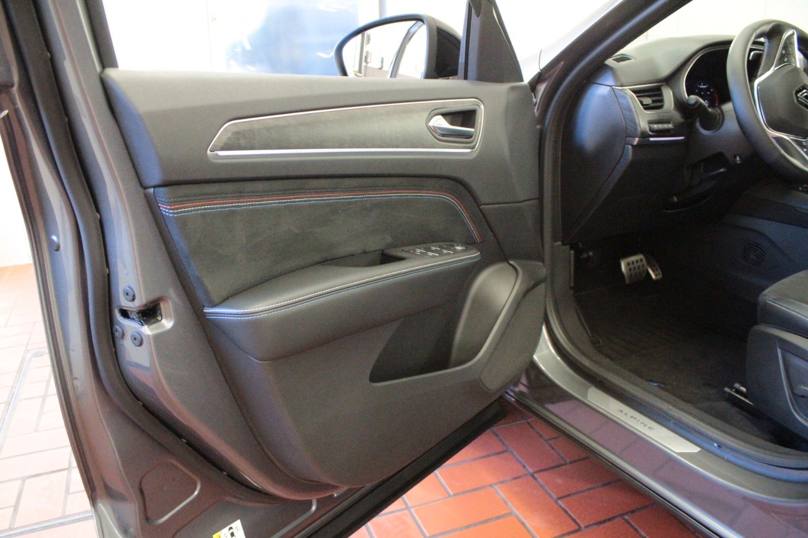 Renault Arkana Mild Hybrid - Samsaru's Car Outlet