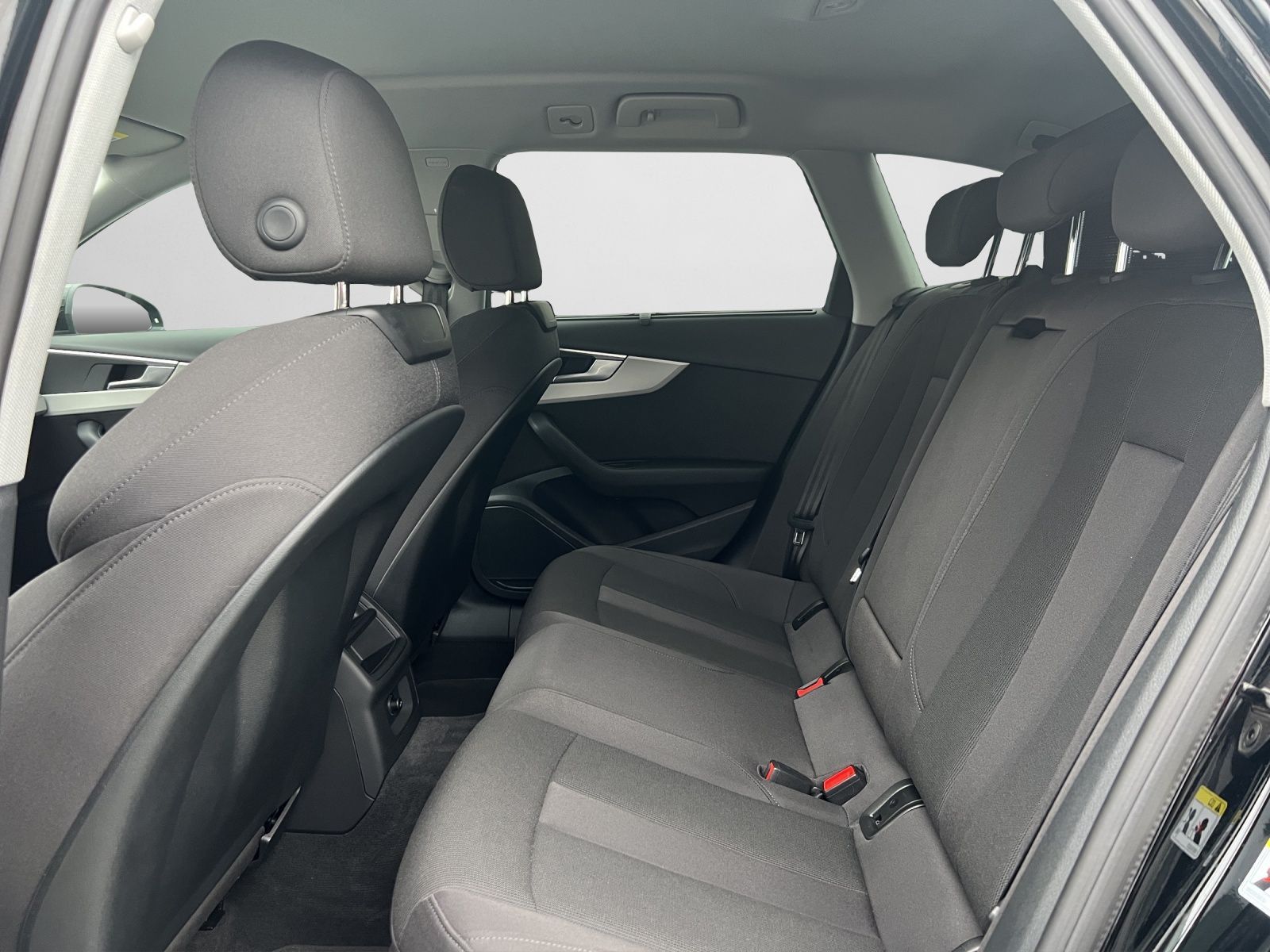 Audi A4 Avant 35 TFSI VIRTUAL COCKPIT PLUS - Samsaru's Car Outlet