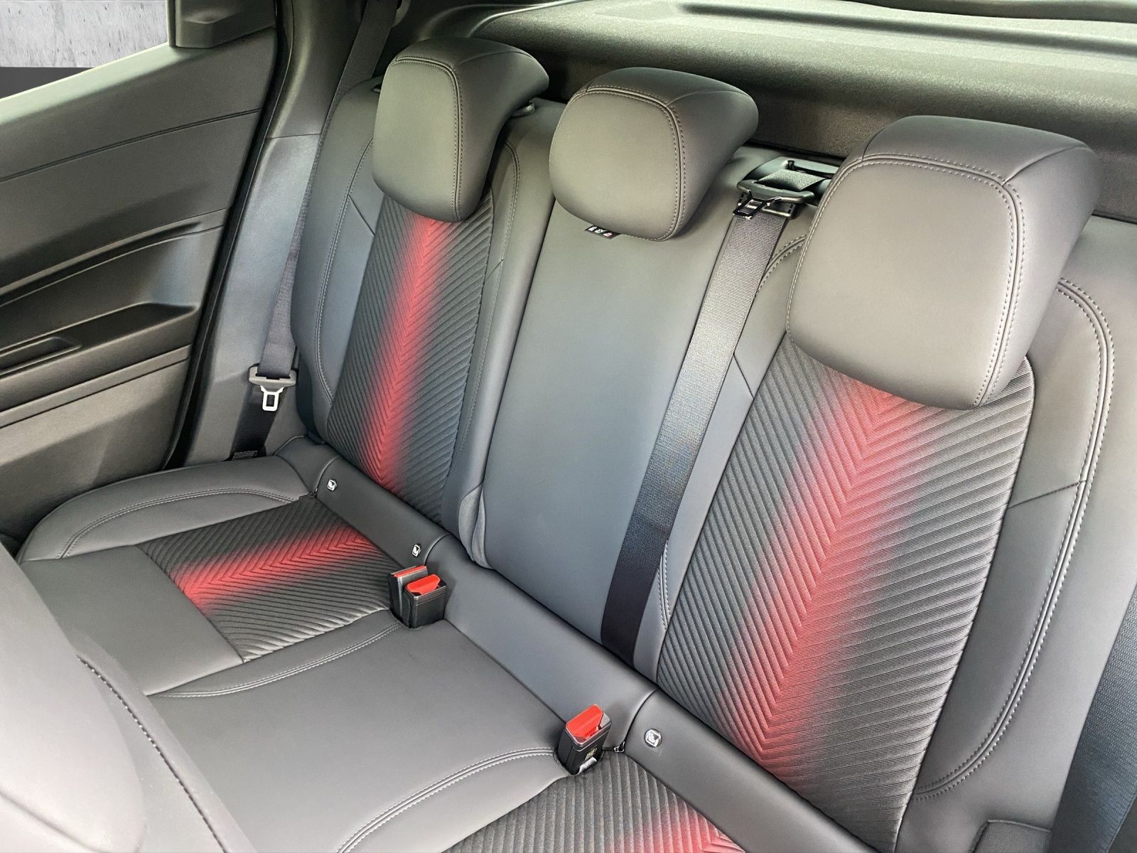 Alfa Romeo Junior Elettrica-SPECIALE 115kW LED,MASSAGE,SHZ