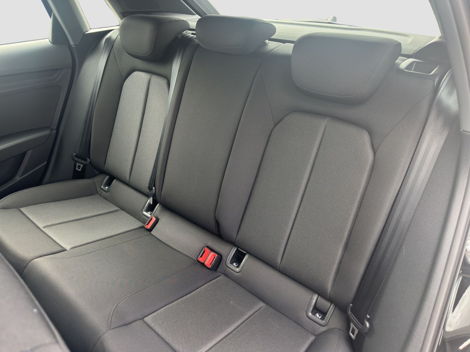 Audi A3 Sportback 40*1.4TFSI*e-tron*basis*NAVI*AHK*EP