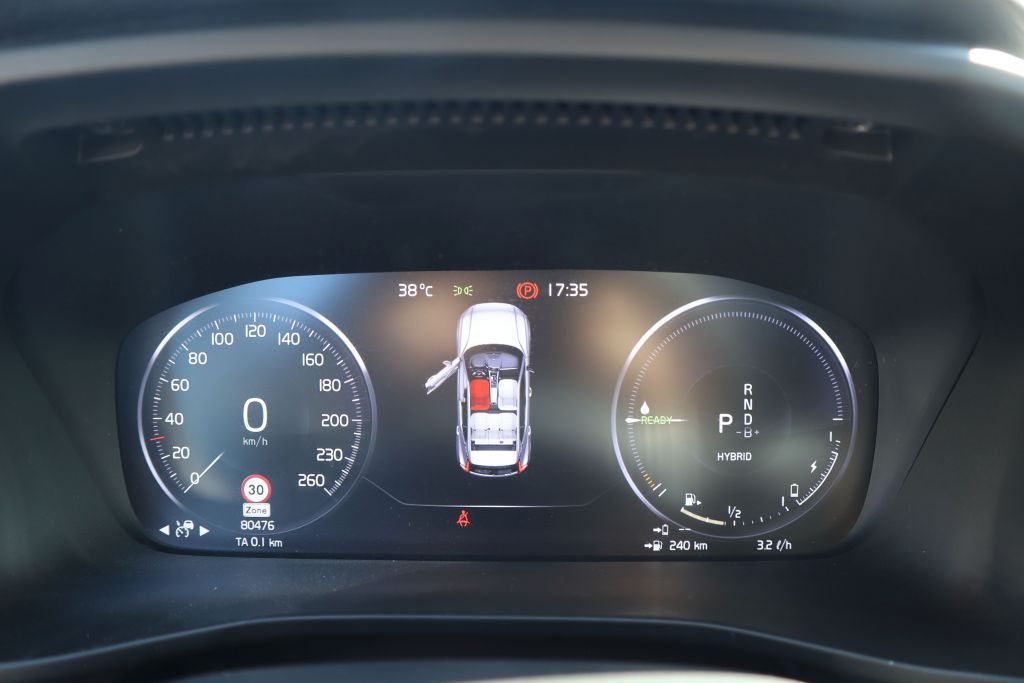 Volvo XC40 T4 Recharge DKG RDesign|NAVI|PANO|20ZOLL|