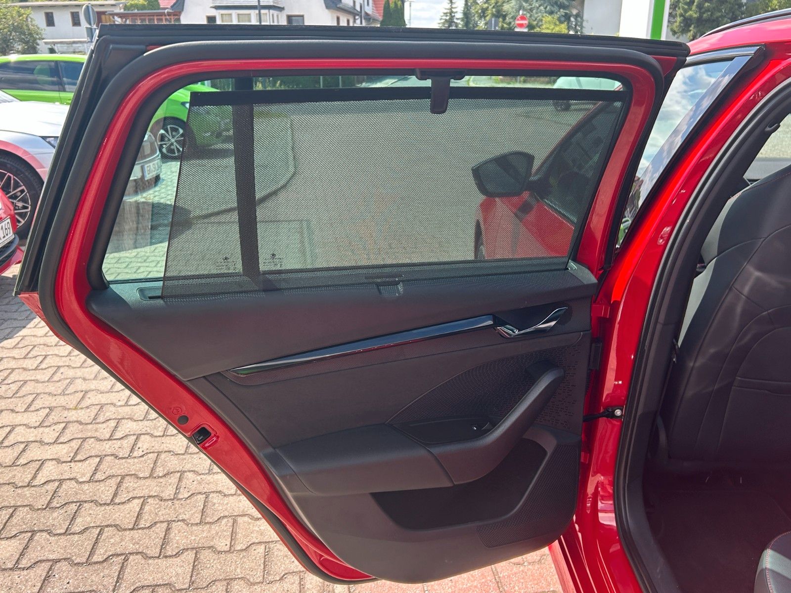 Skoda OCTAVIA Combi RS Plus - Samsaru's Car Outlet