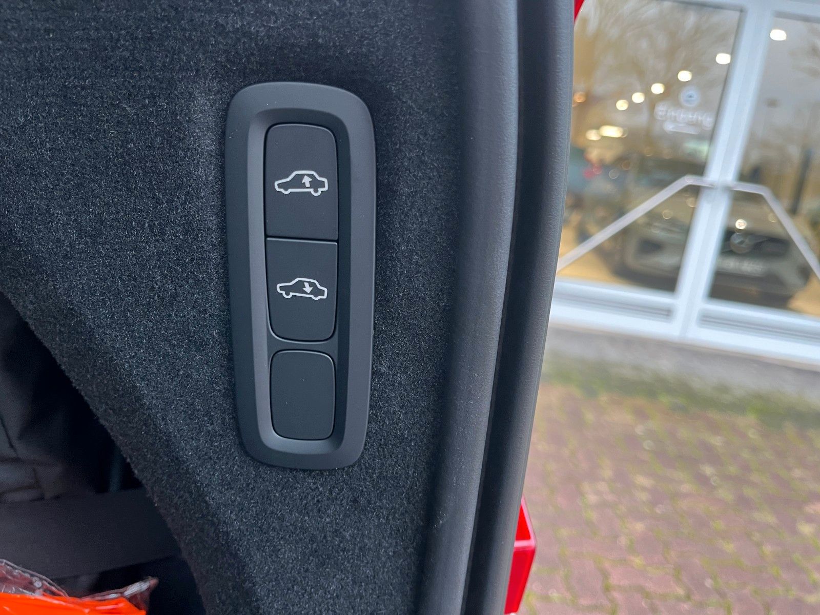 Volvo XC90 T8 Ultra Dark Plug-In AWD - Samsaru's Car Outlet